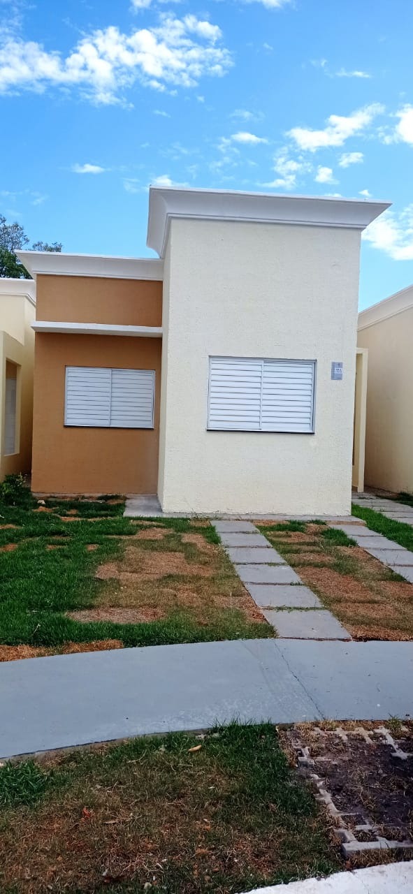 Casa à venda com 2 quartos, 52m² - Foto 1