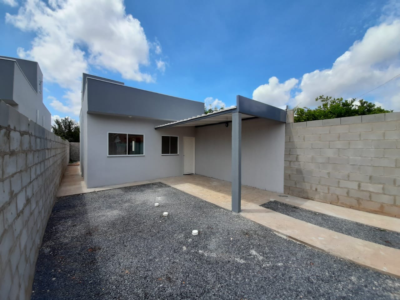 Casa à venda com 2 quartos, 59m² - Foto 1