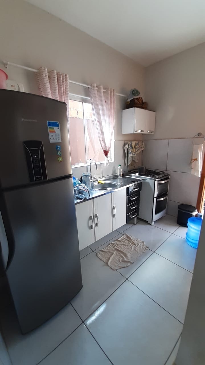 Casa à venda com 2 quartos, 59m² - Foto 4