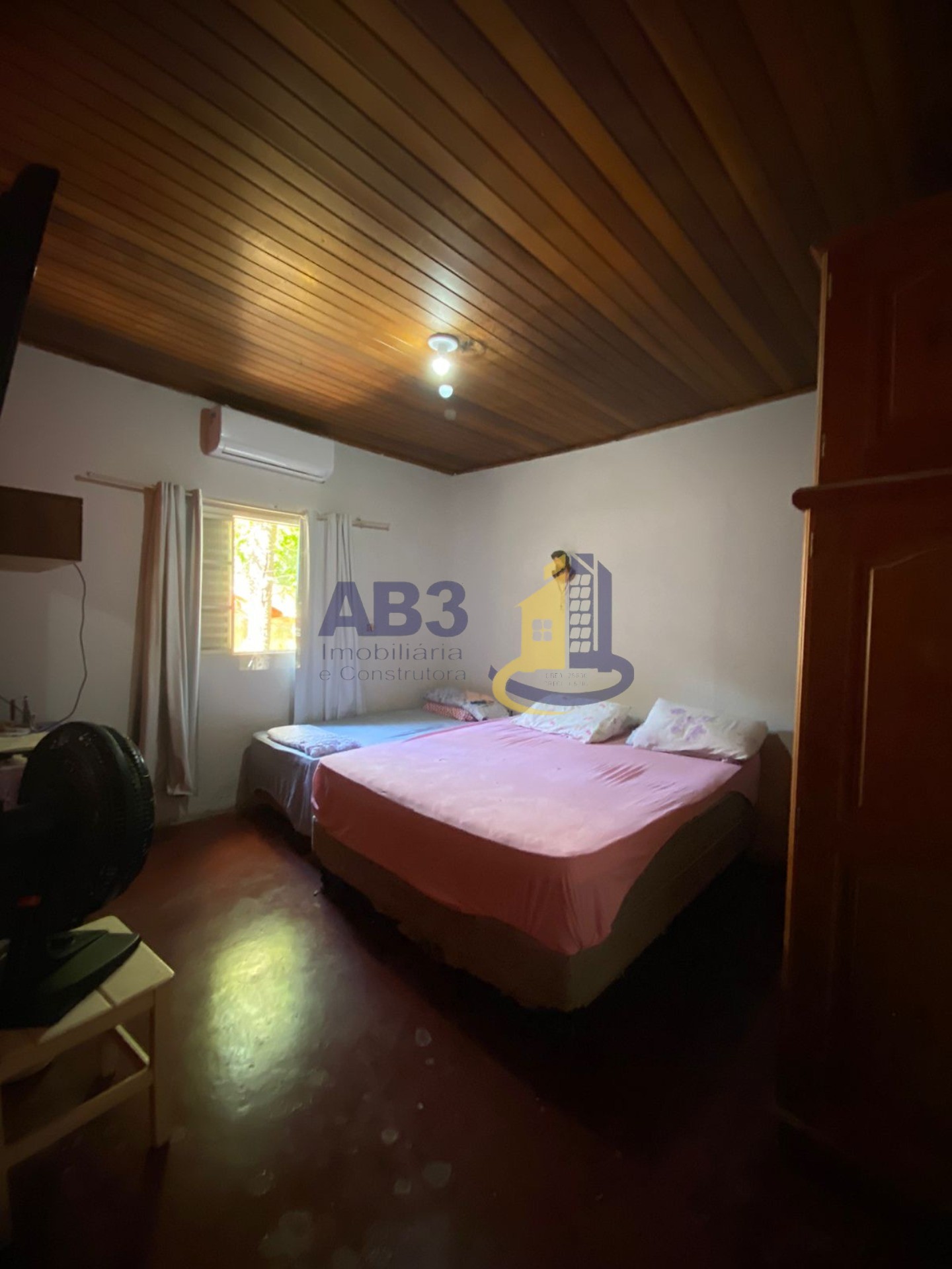 Casa à venda com 6 quartos, 219m² - Foto 6