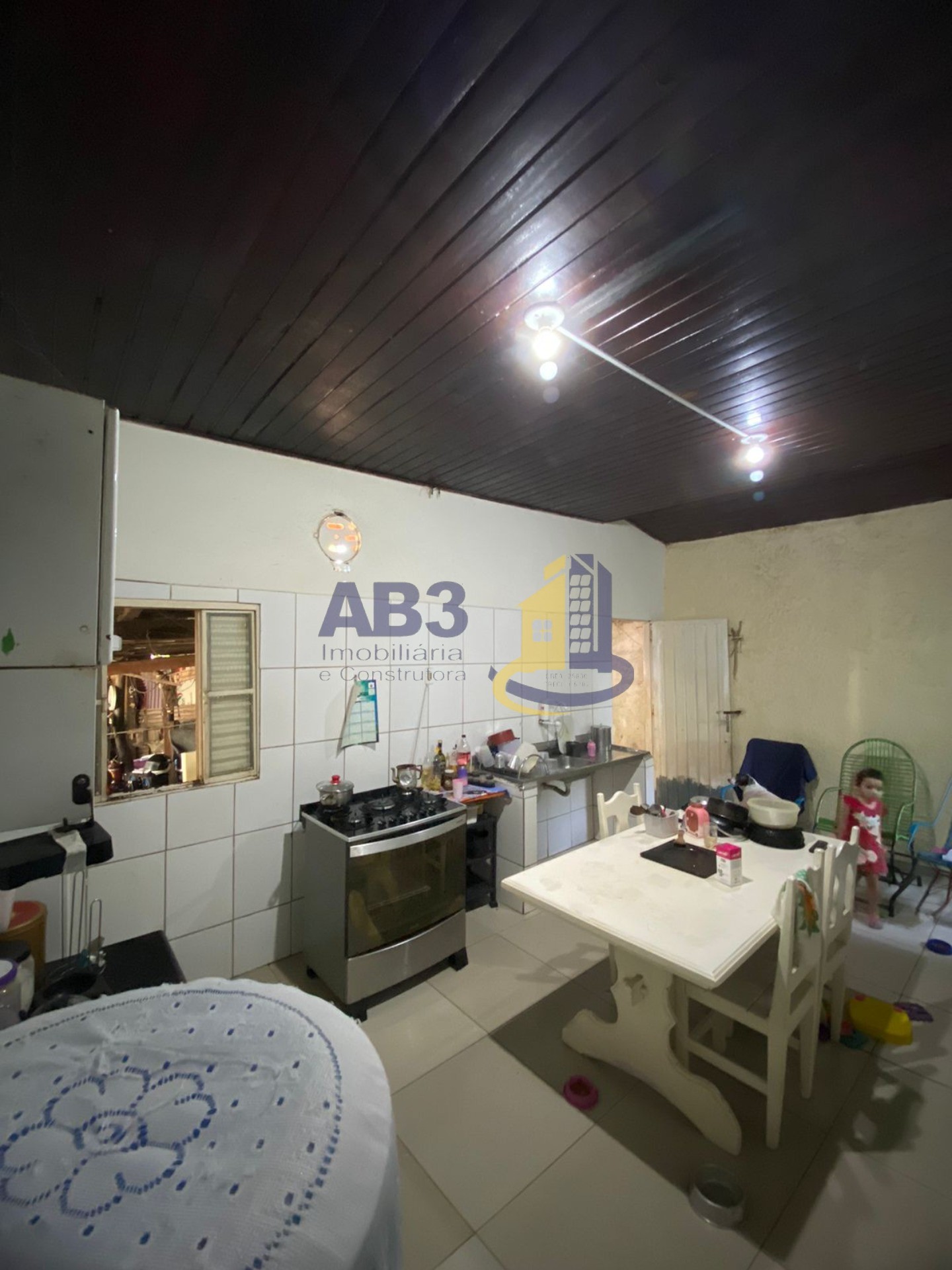 Casa à venda com 6 quartos, 219m² - Foto 5