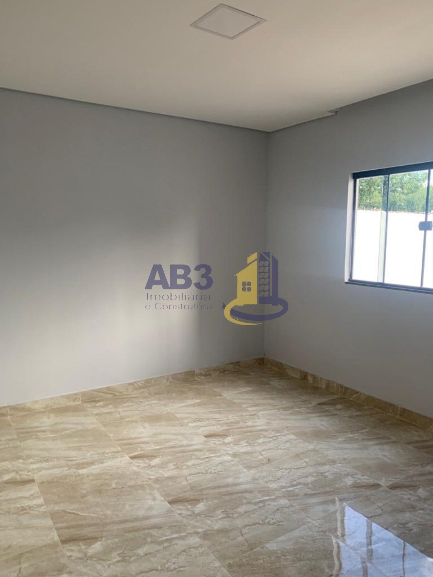 Casa à venda com 3 quartos, 61m² - Foto 4