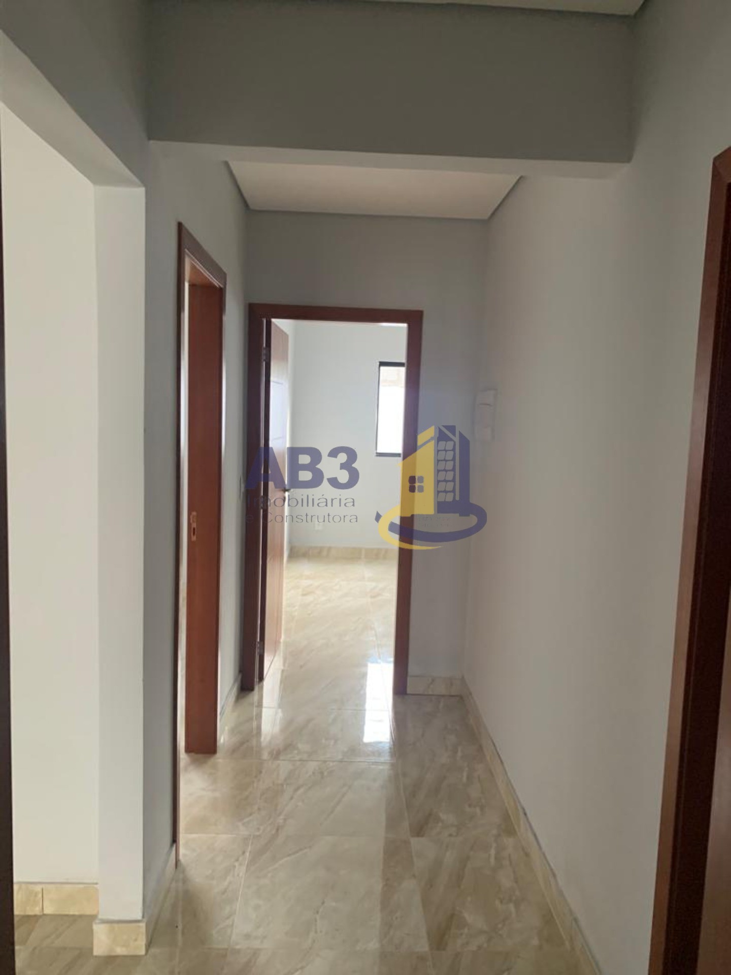 Casa à venda com 3 quartos, 61m² - Foto 2