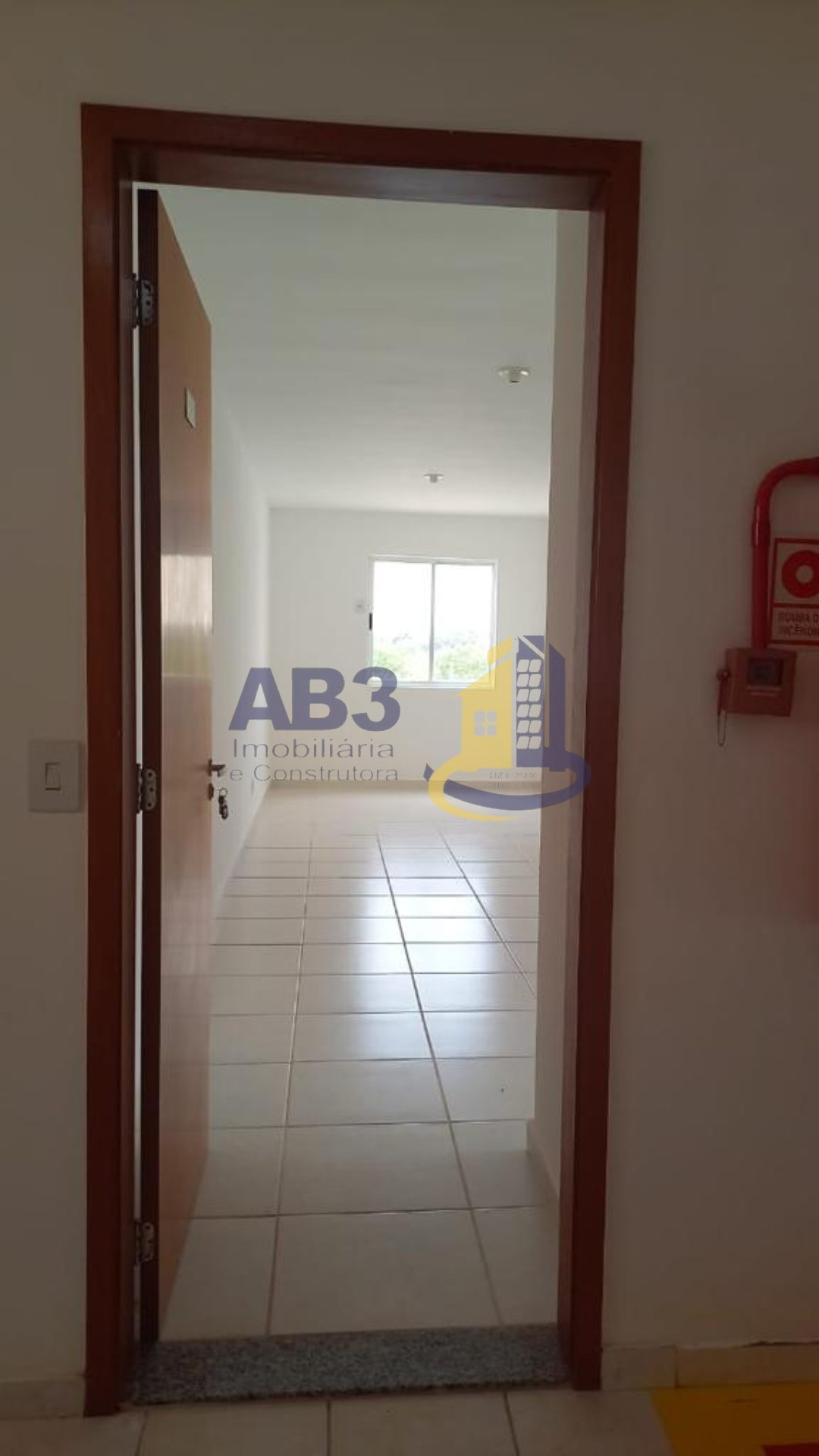 Apartamento à venda com 2 quartos, 63m² - Foto 3