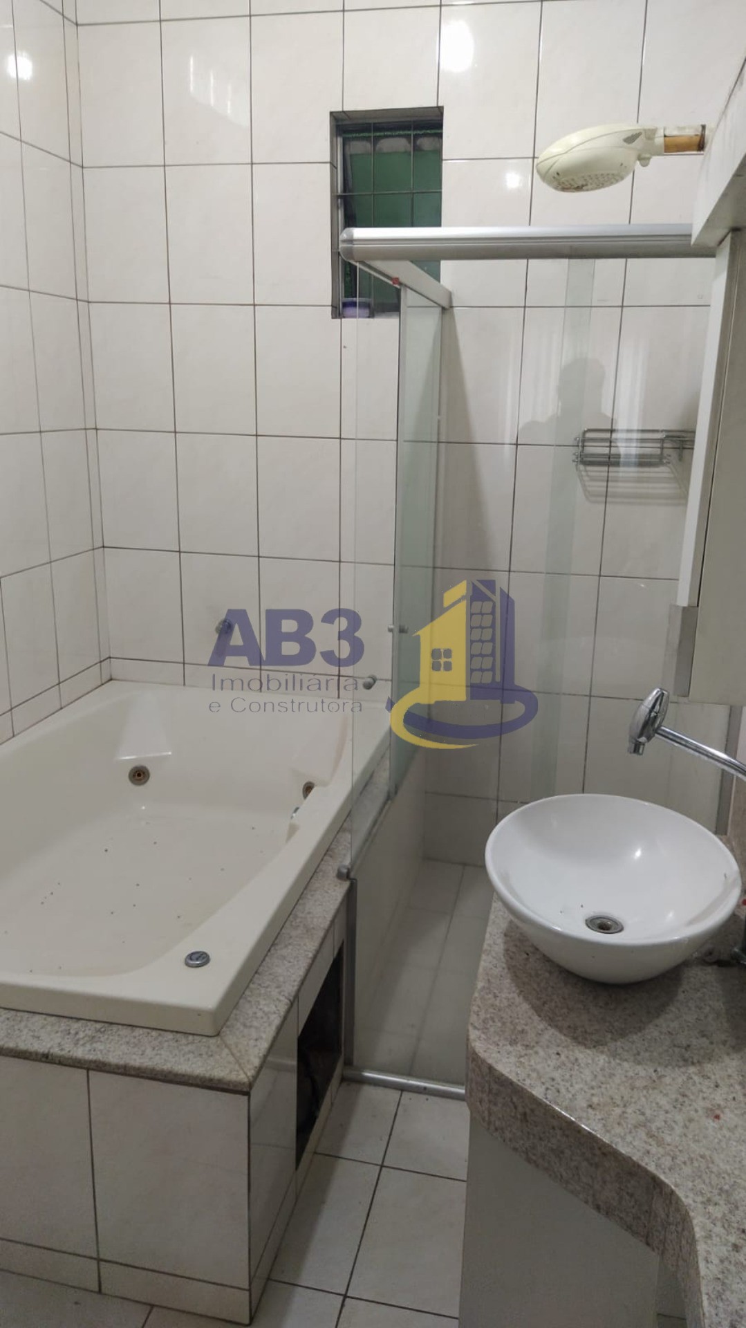 Prédio Inteiro para alugar com 4 quartos, 264m² - Foto 2