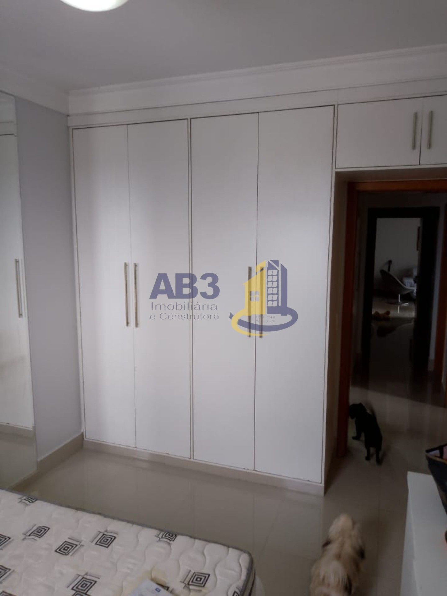 Apartamento à venda com 4 quartos, 150m² - Foto 2