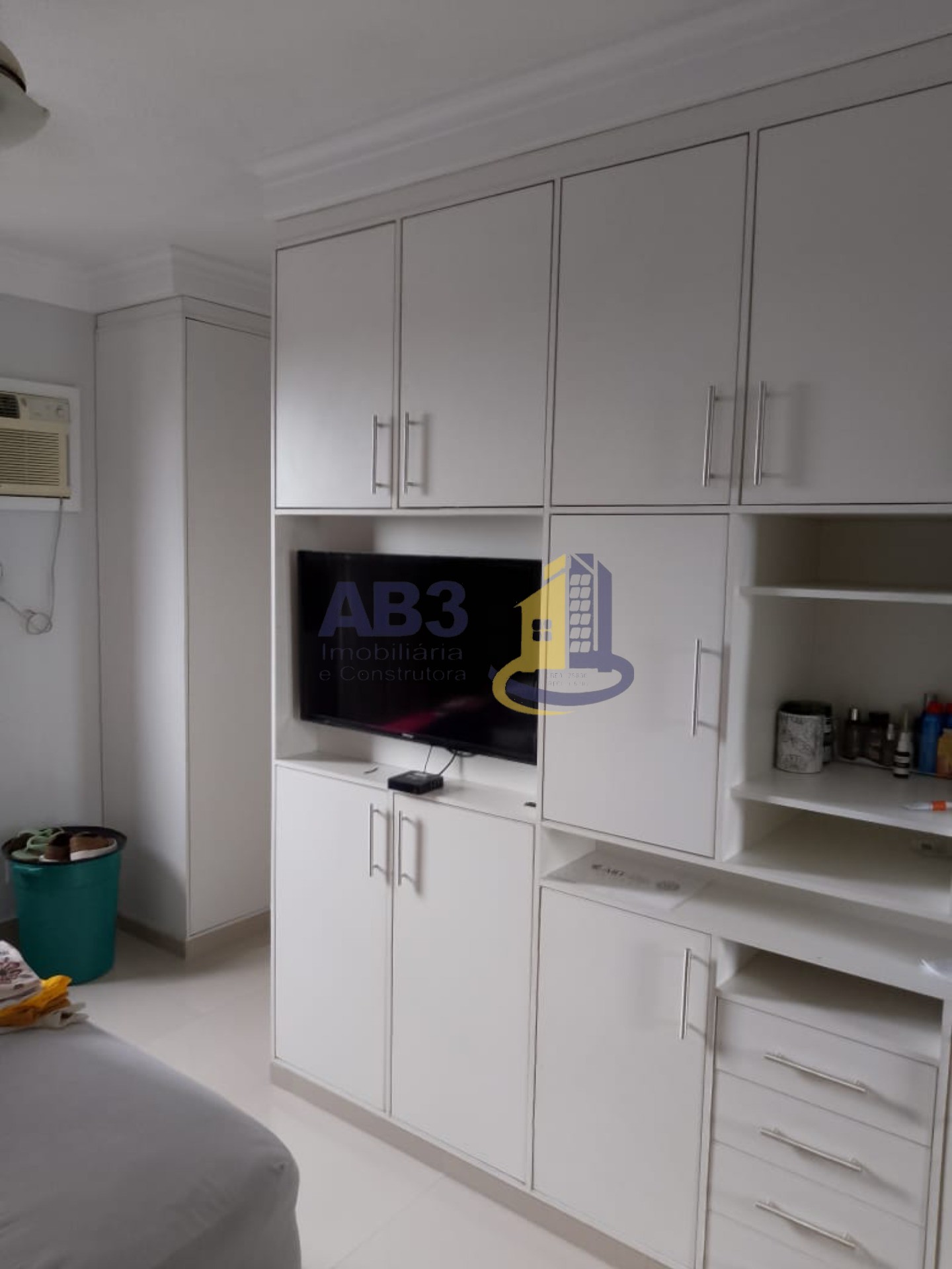 Apartamento à venda com 4 quartos, 150m² - Foto 4