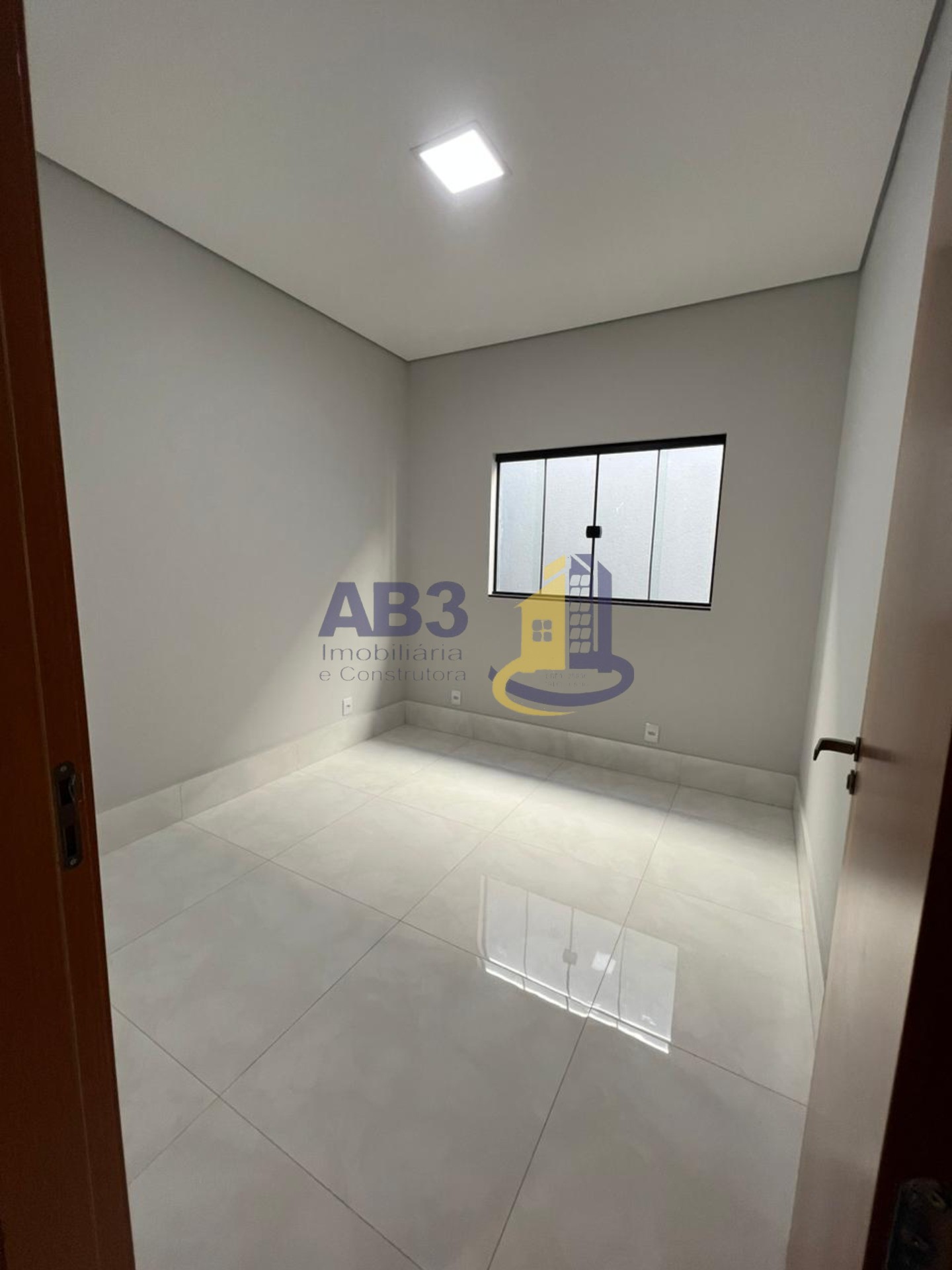 Casa à venda com 3 quartos, 110m² - Foto 5