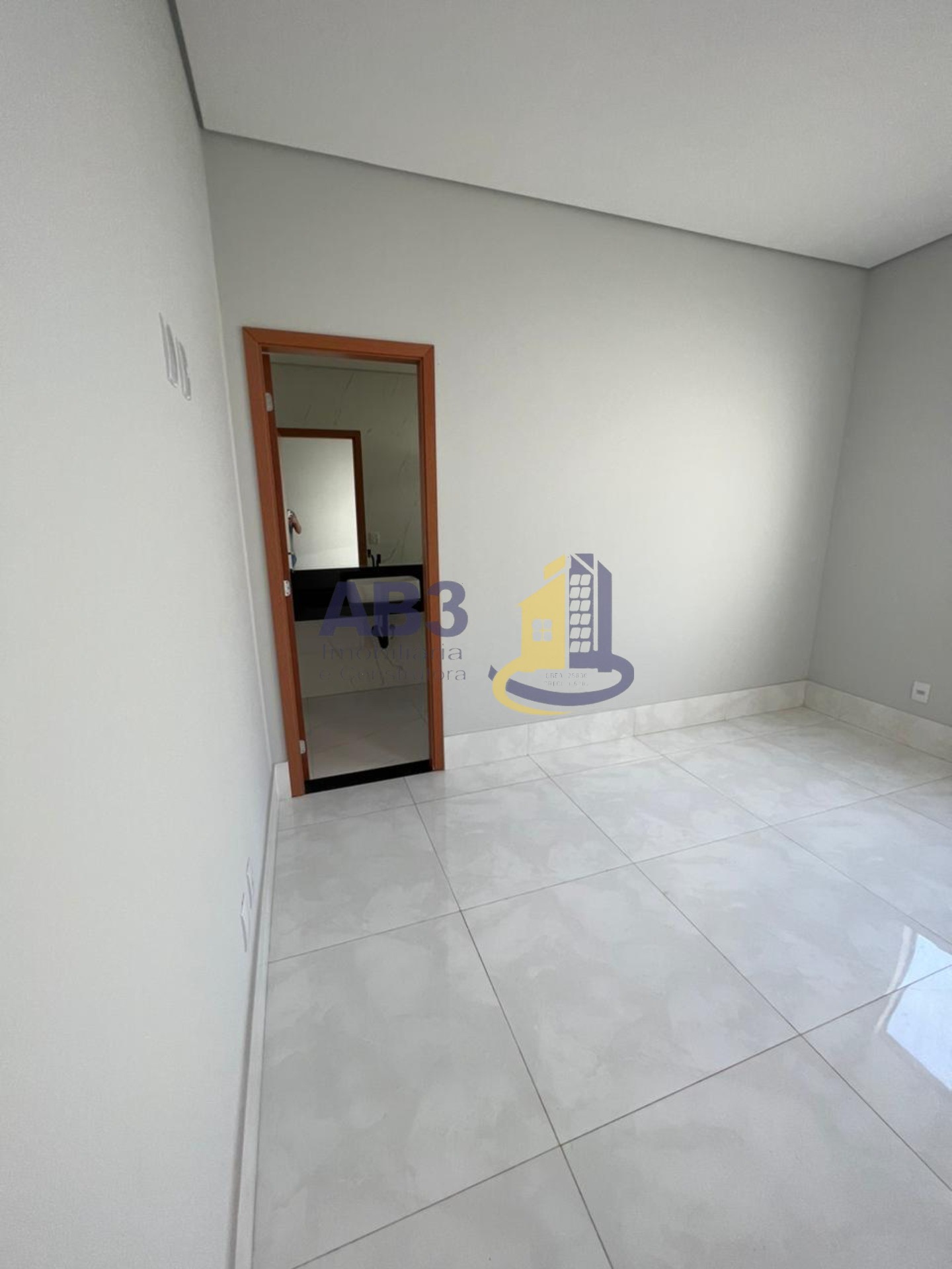 Casa à venda com 3 quartos, 110m² - Foto 14