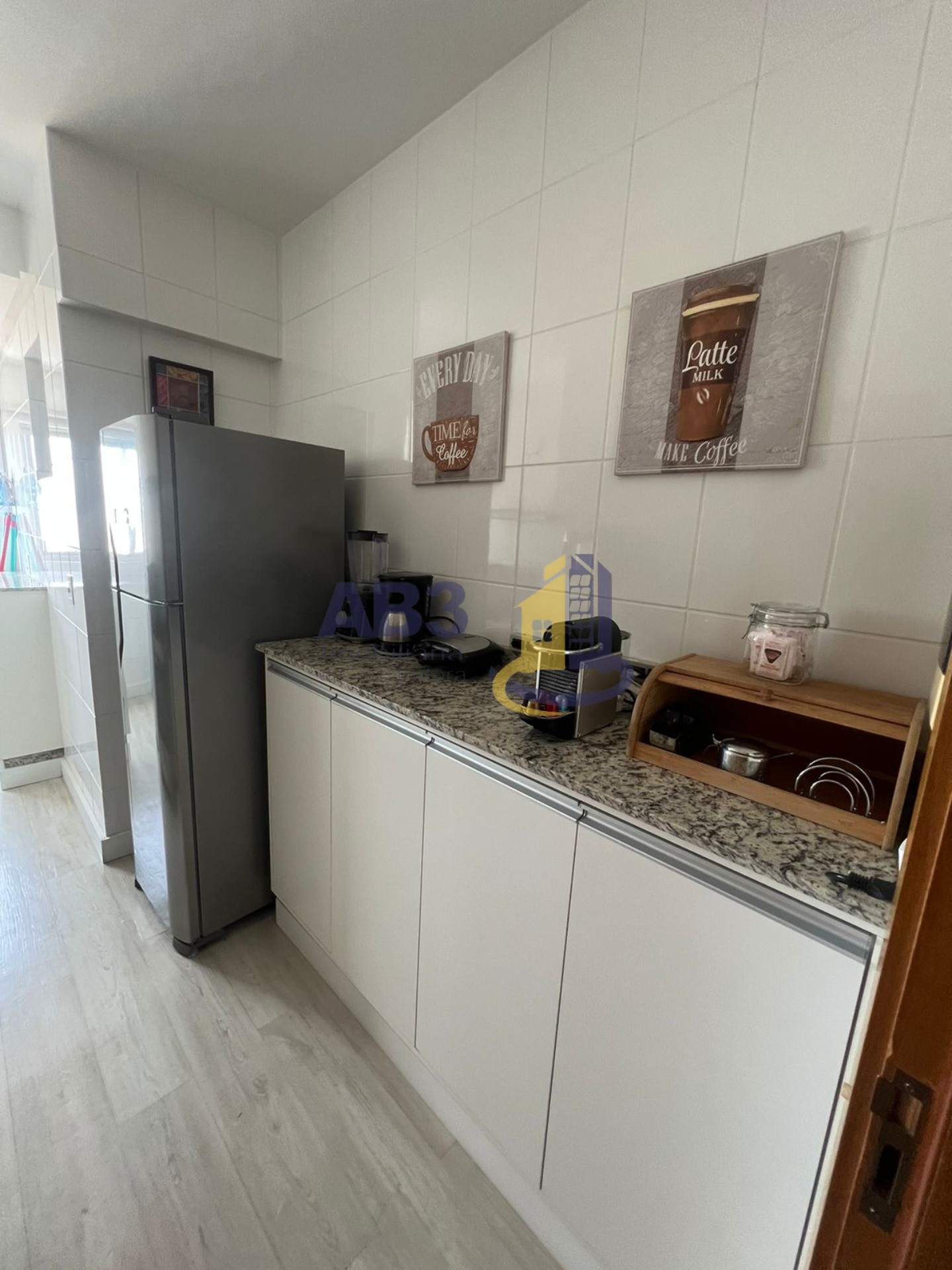 Apartamento à venda com 3 quartos, 76m² - Foto 4