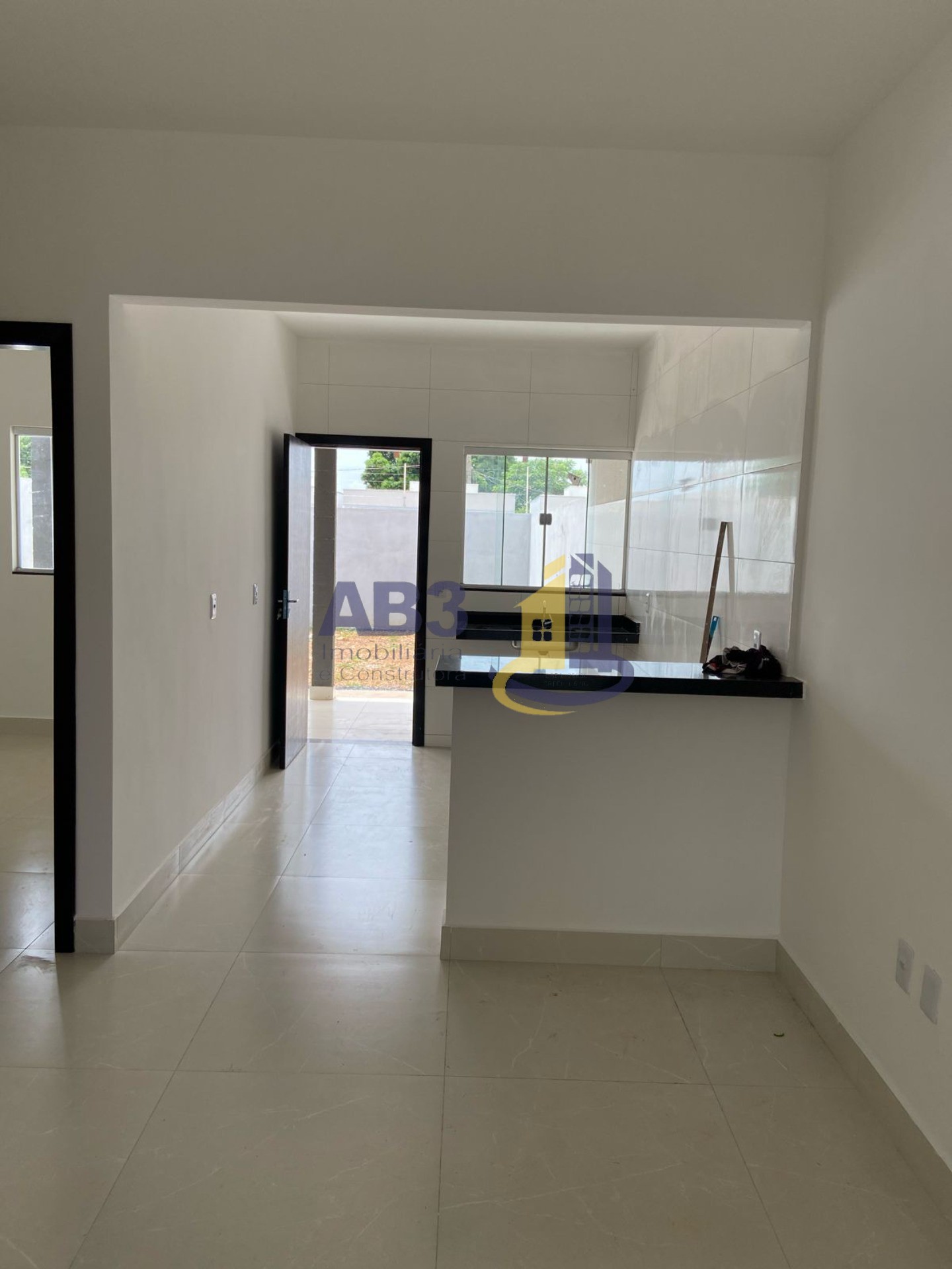 Casa à venda com 2 quartos, 70m² - Foto 8