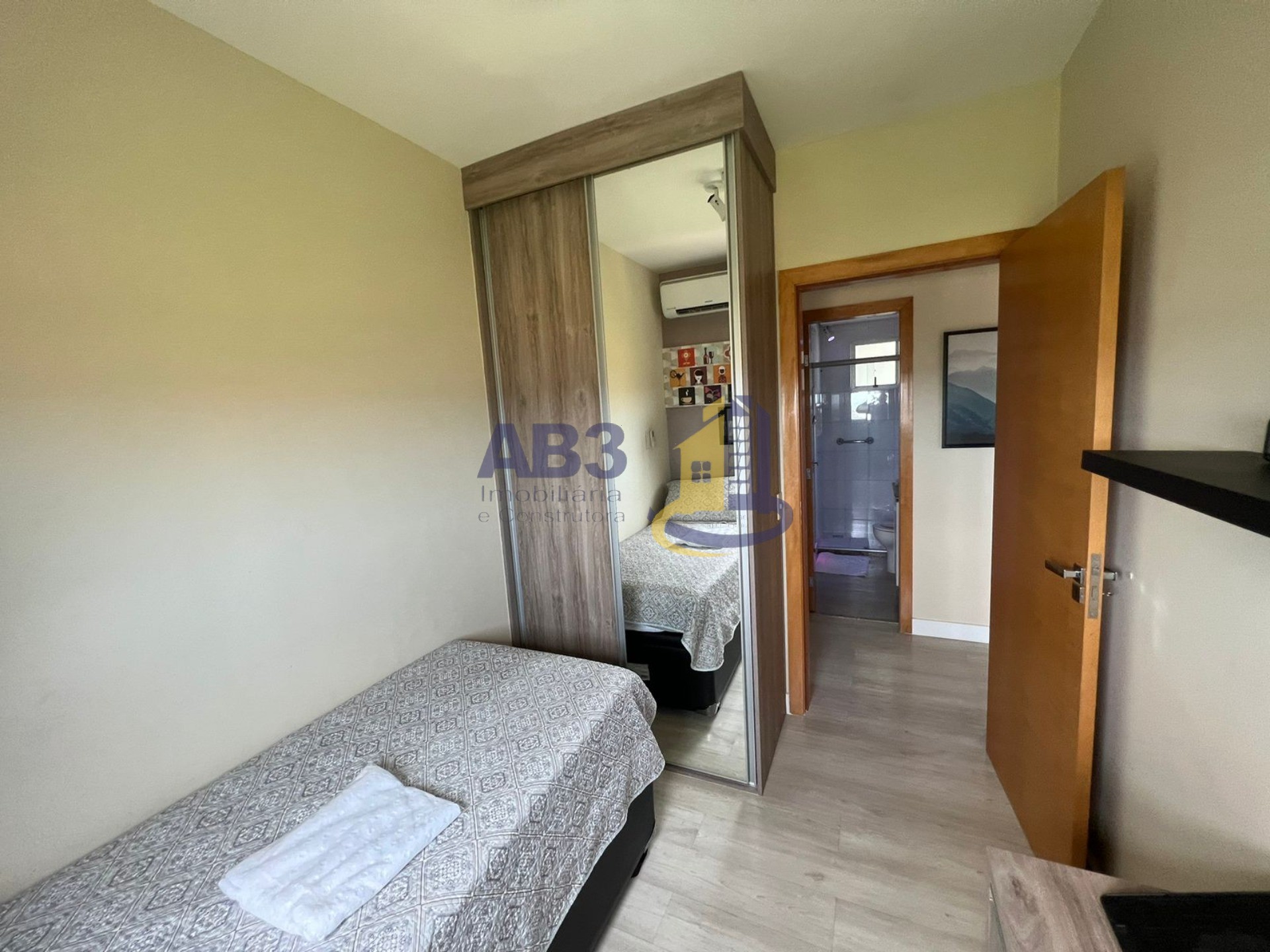 Apartamento à venda com 3 quartos, 76m² - Foto 18