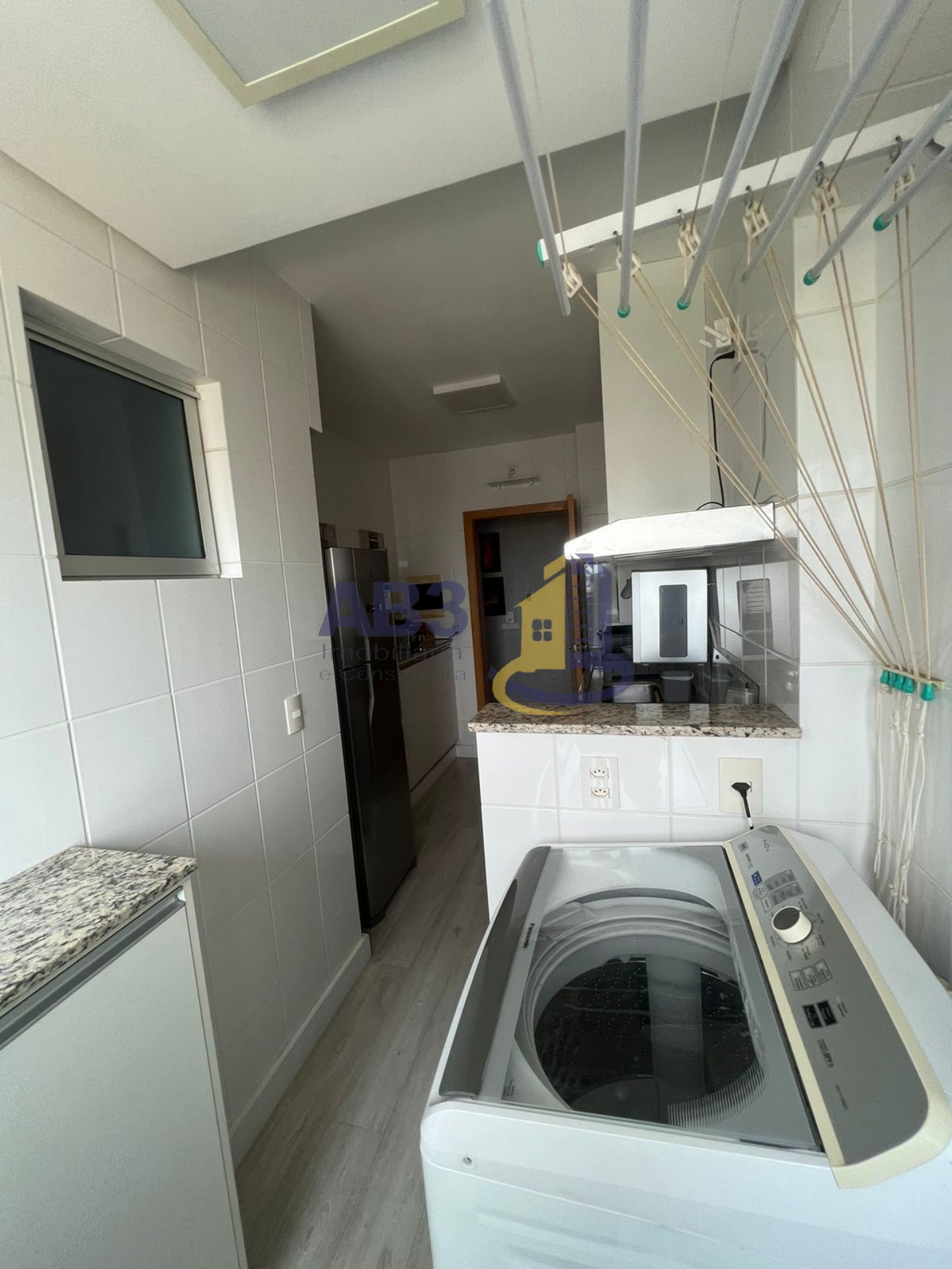 Apartamento à venda com 3 quartos, 76m² - Foto 3