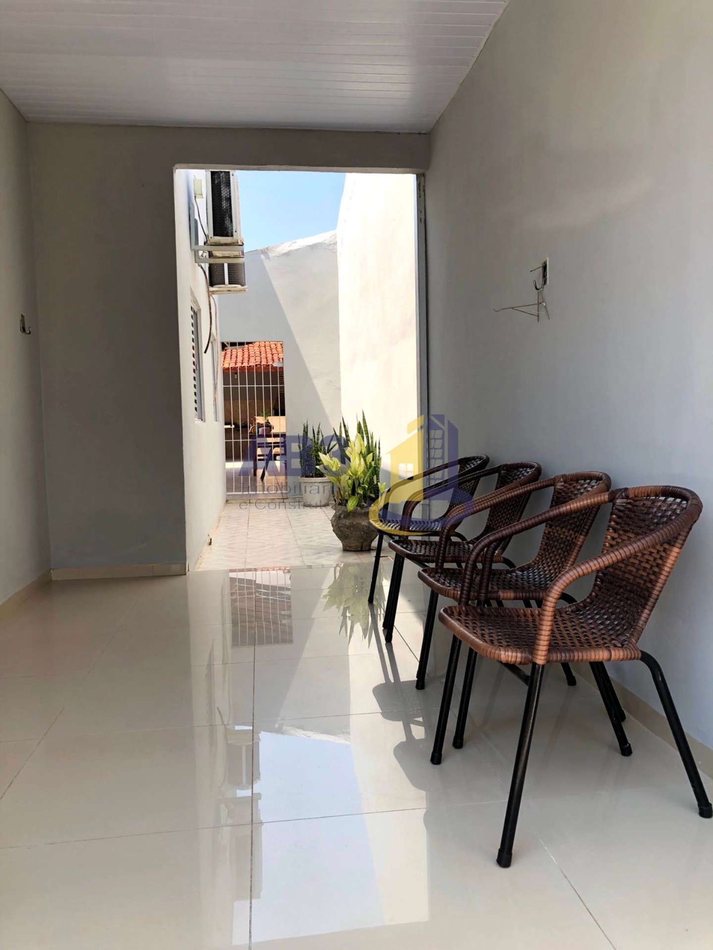 Casa à venda com 3 quartos, 300m² - Foto 3