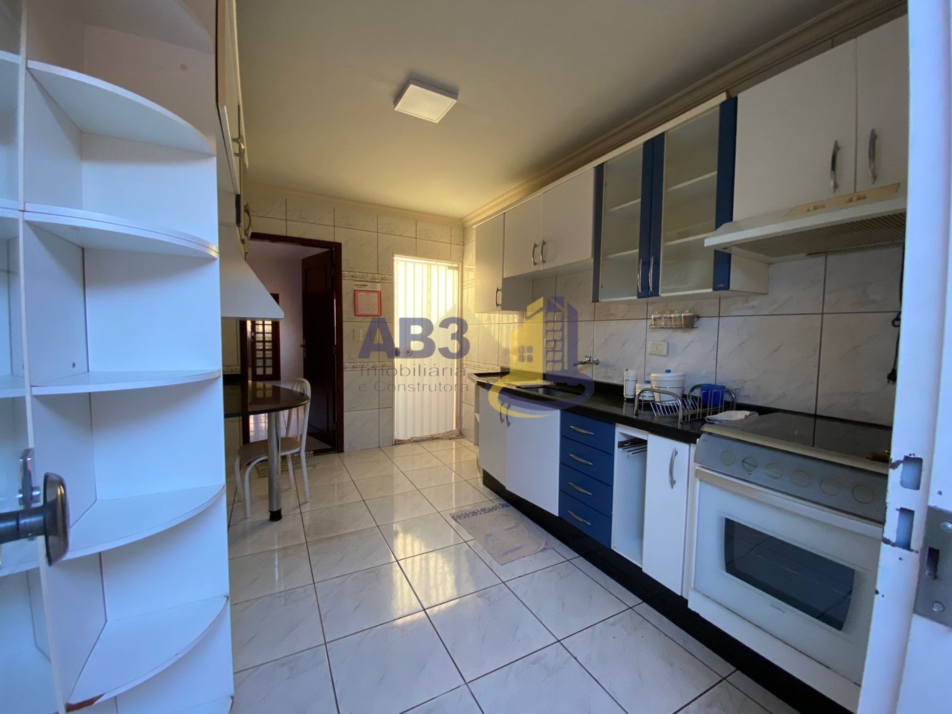 Casa à venda com 3 quartos, 200m² - Foto 21