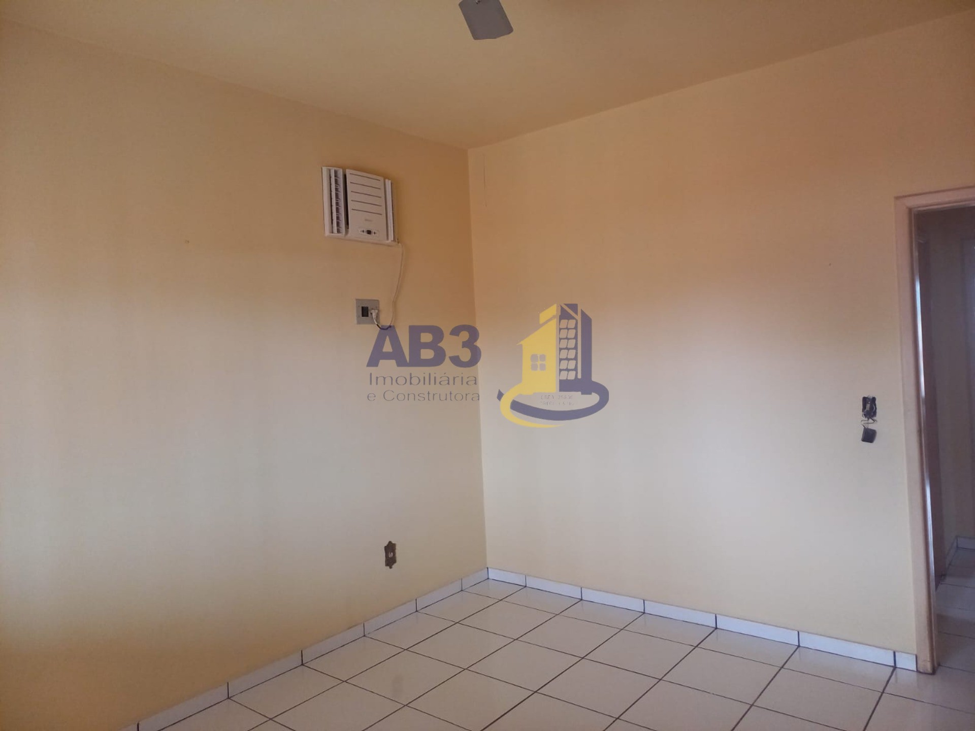 Casa Comercial à venda com 5 quartos, 364m² - Foto 5