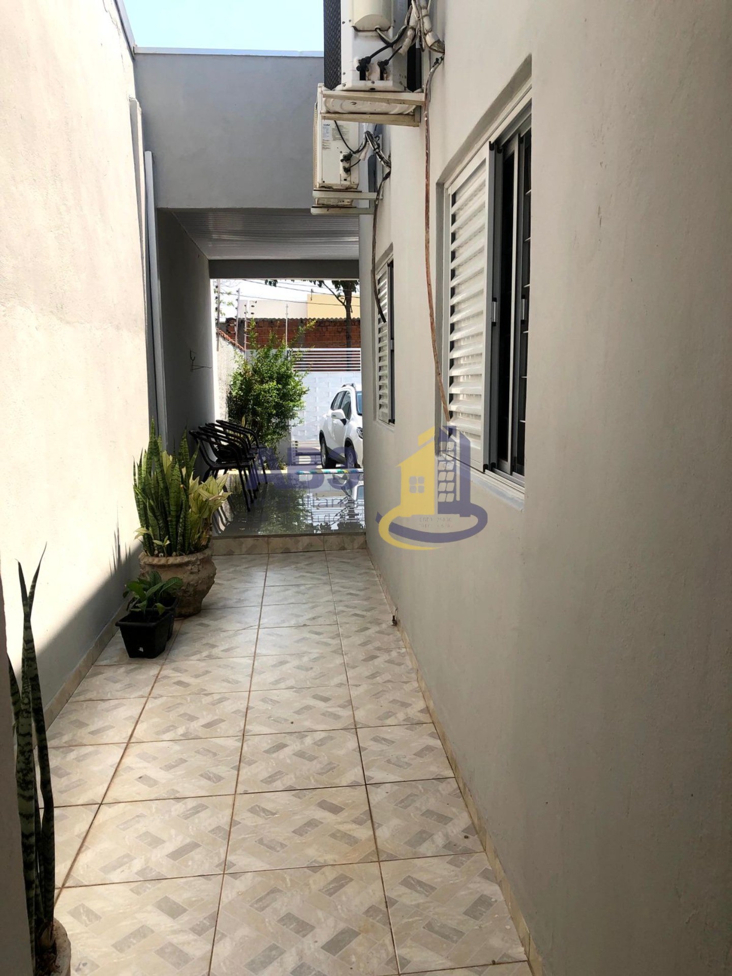 Casa à venda com 3 quartos, 300m² - Foto 2