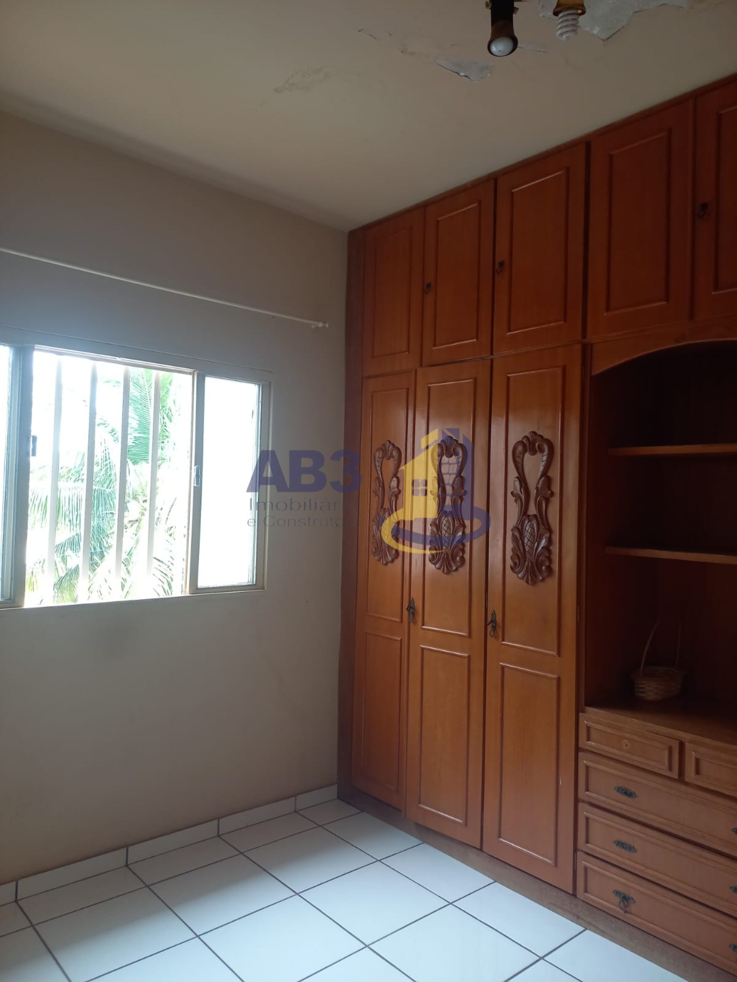 Casa Comercial à venda com 5 quartos, 364m² - Foto 3