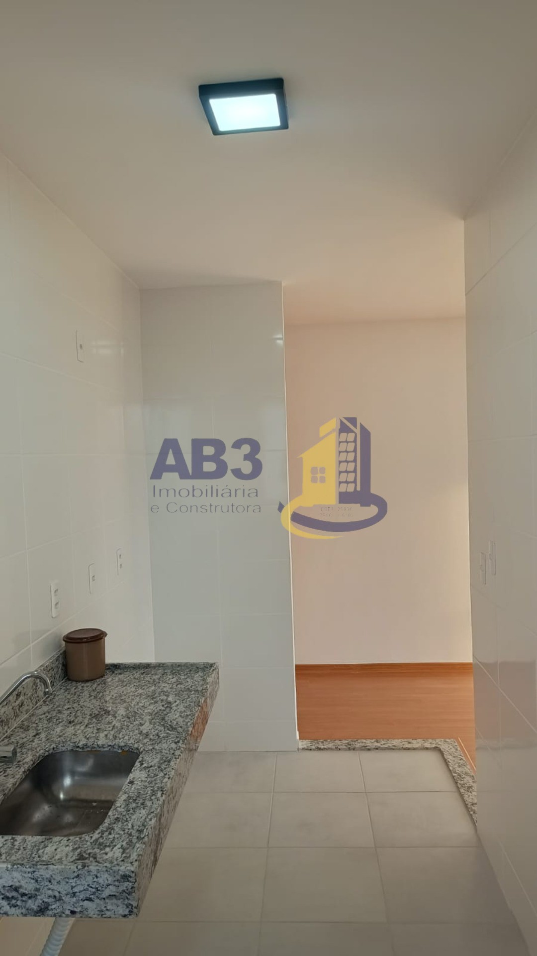 Apartamento à venda com 2 quartos, 48m² - Foto 2