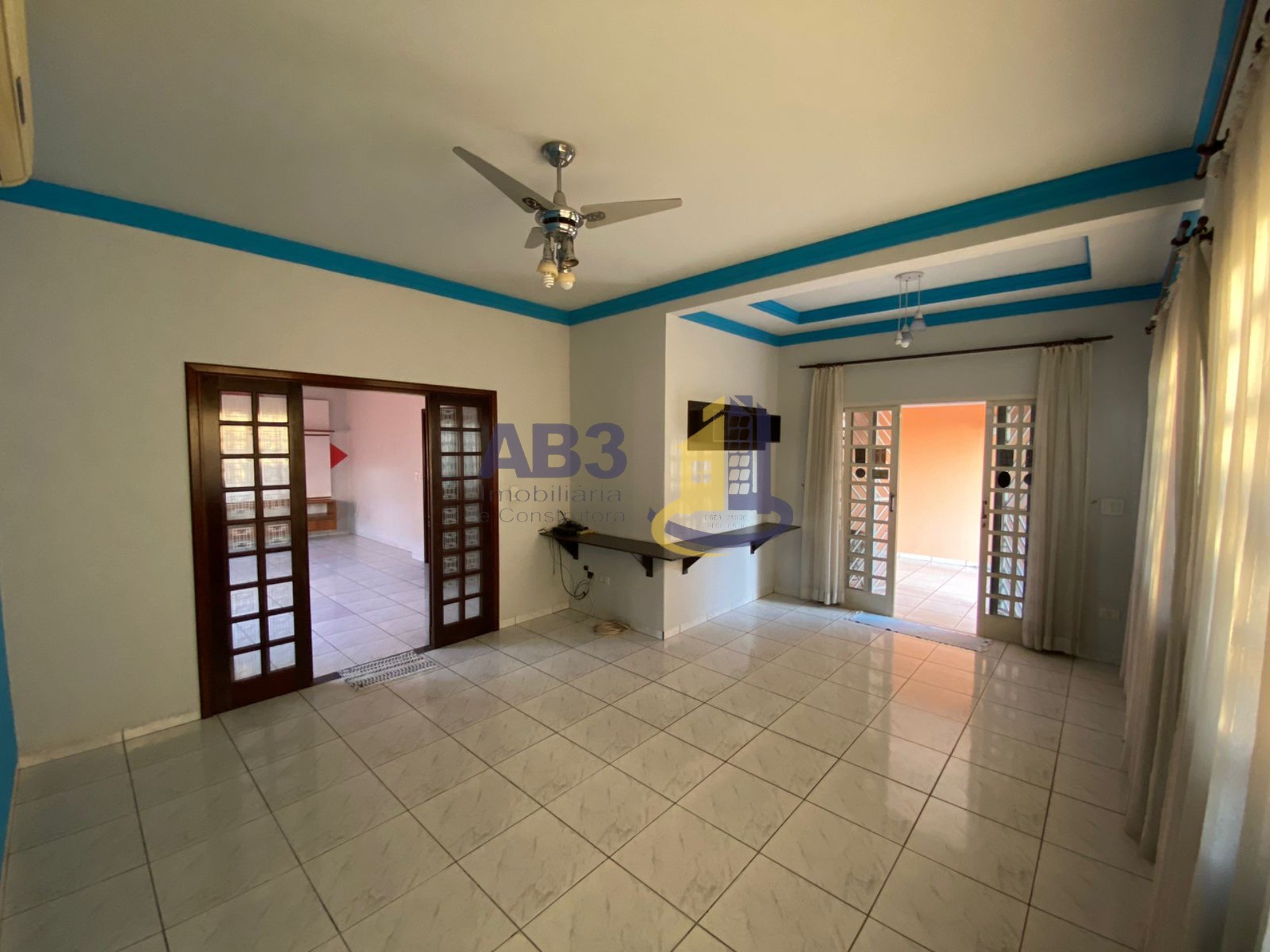 Casa à venda com 3 quartos, 200m² - Foto 4