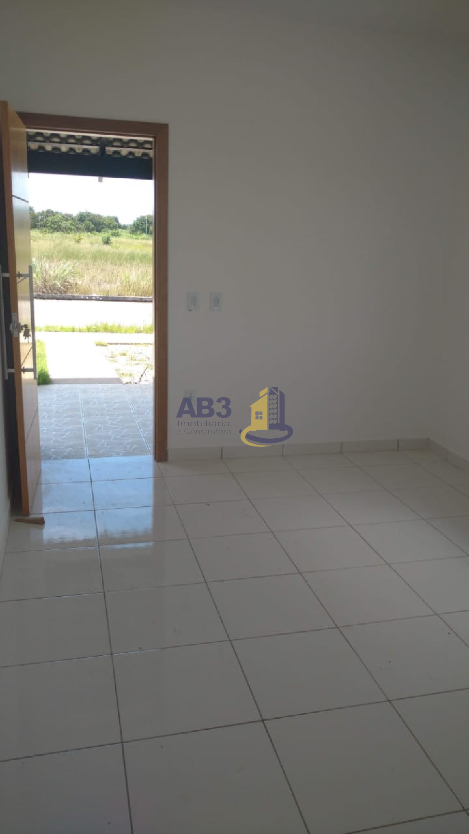 Casa à venda com 3 quartos, 92m² - Foto 2