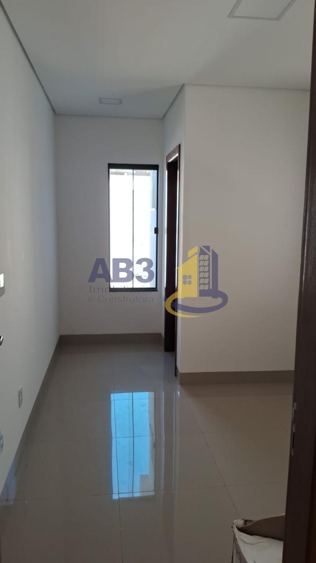 Casa à venda com 3 quartos, 97m² - Foto 4