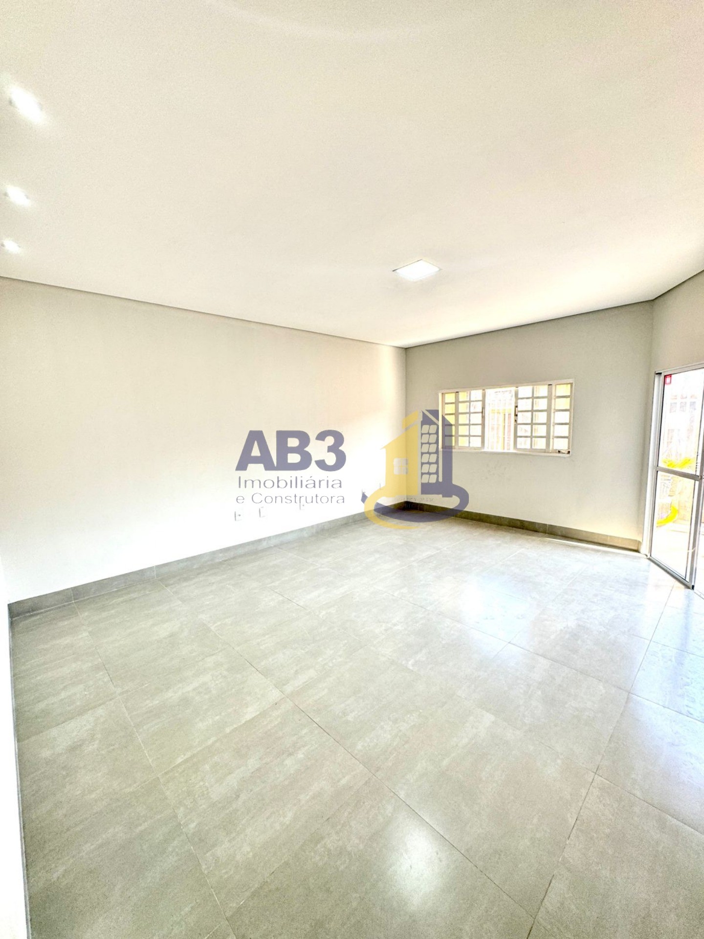 Casa à venda com 3 quartos, 300m² - Foto 14