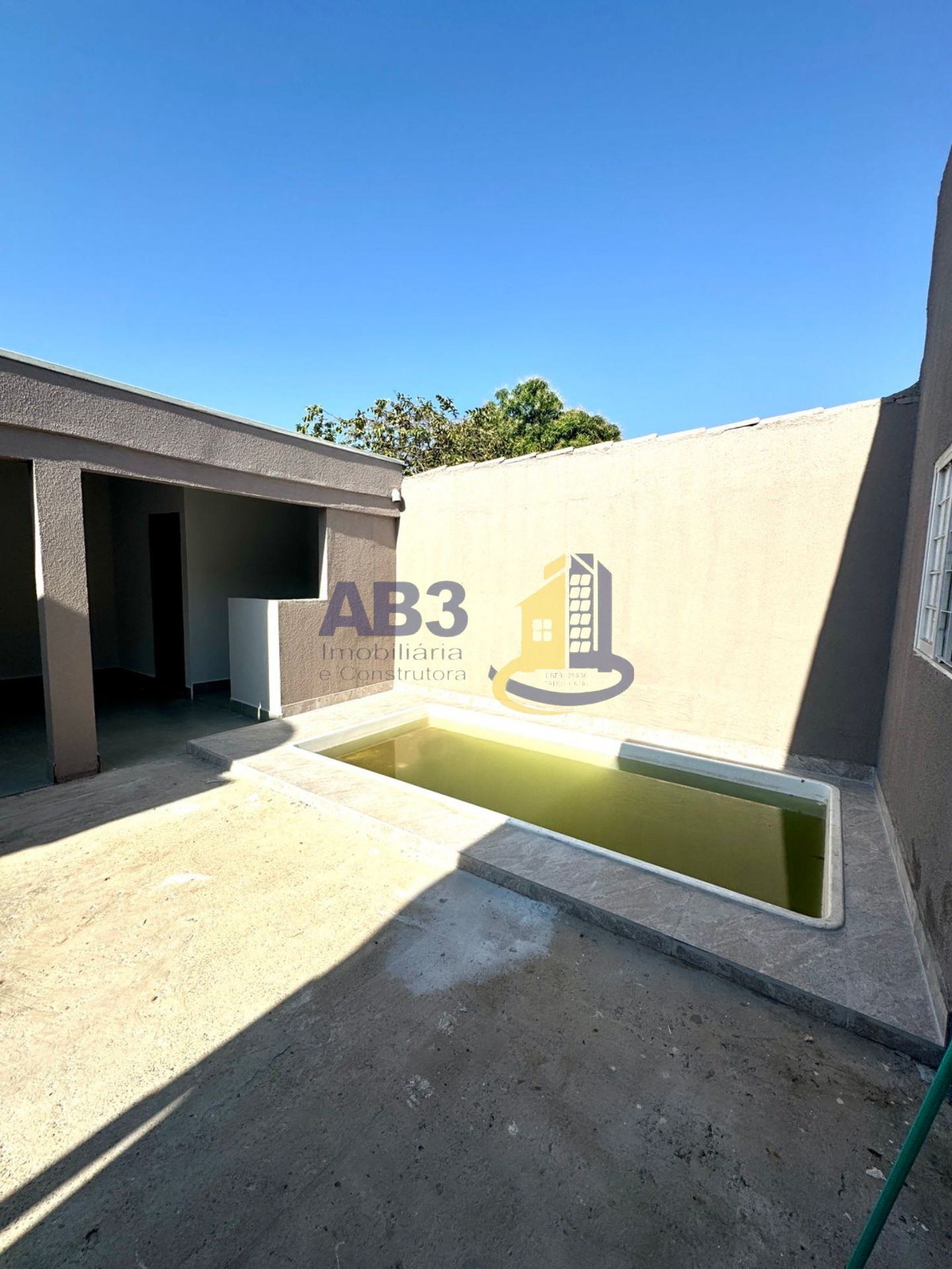 Casa à venda com 3 quartos, 300m² - Foto 3