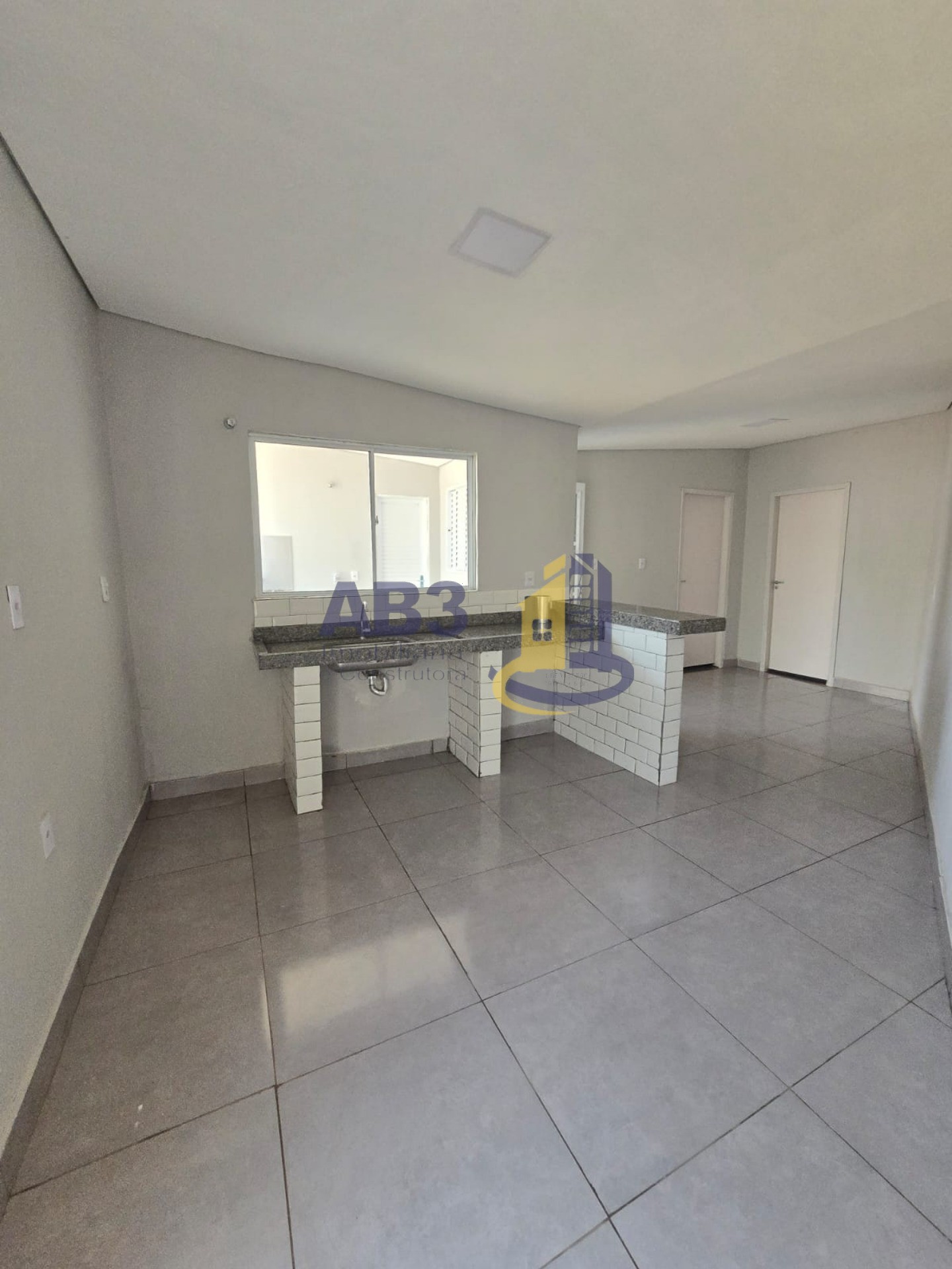 Casa para alugar com 2 quartos, 90m² - Foto 9