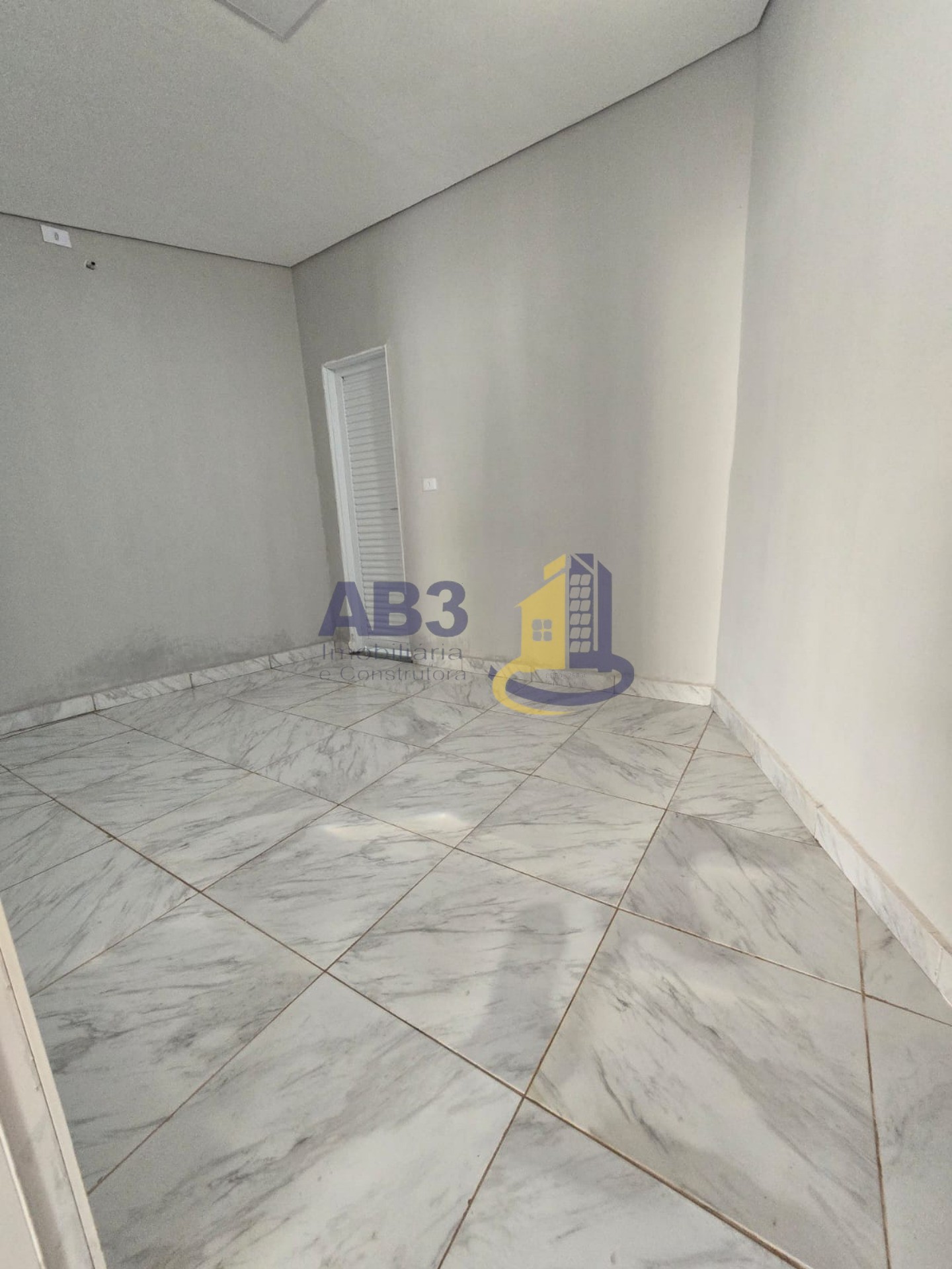 Casa para alugar com 2 quartos, 90m² - Foto 2