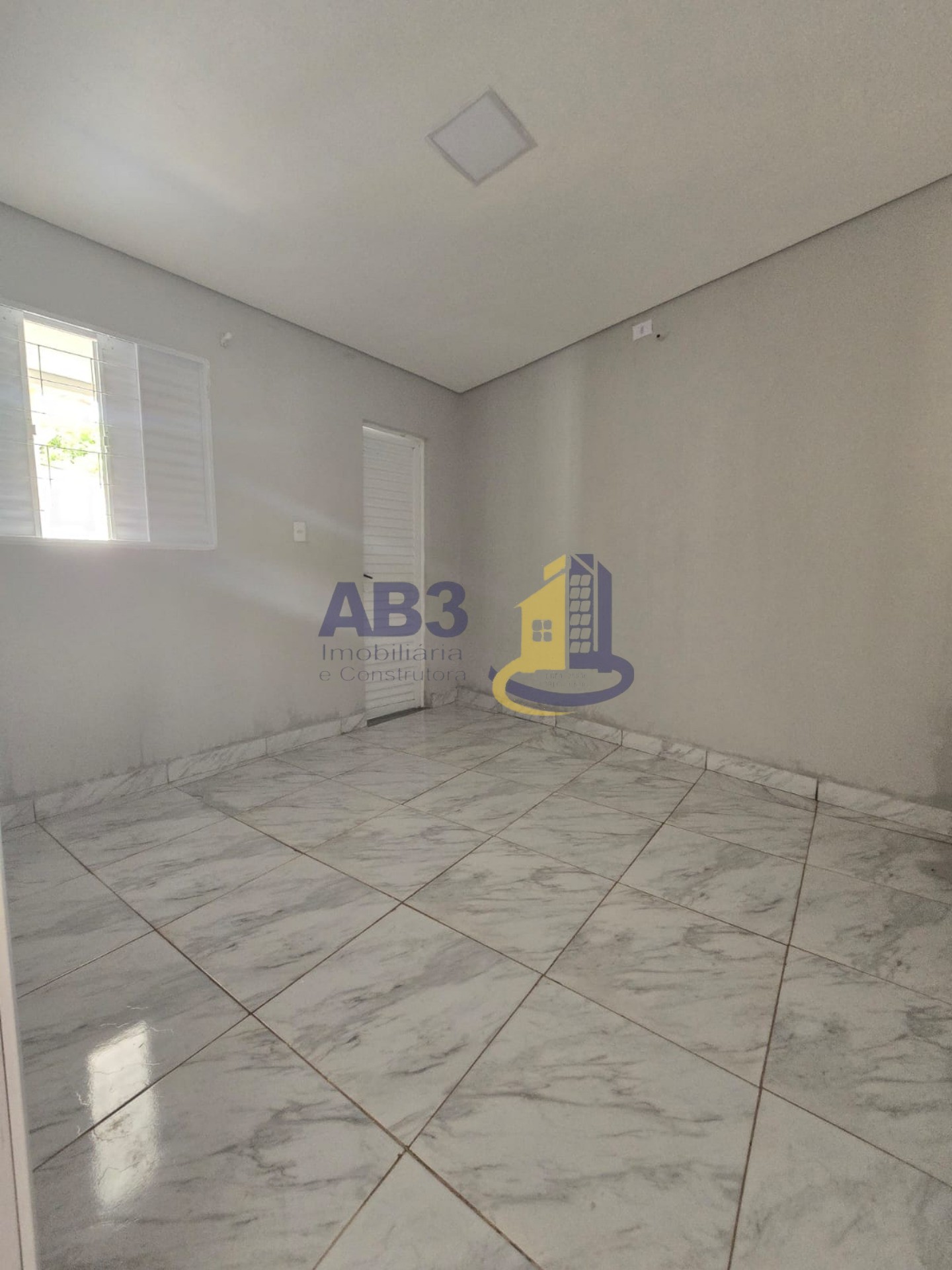 Casa para alugar com 2 quartos, 90m² - Foto 8