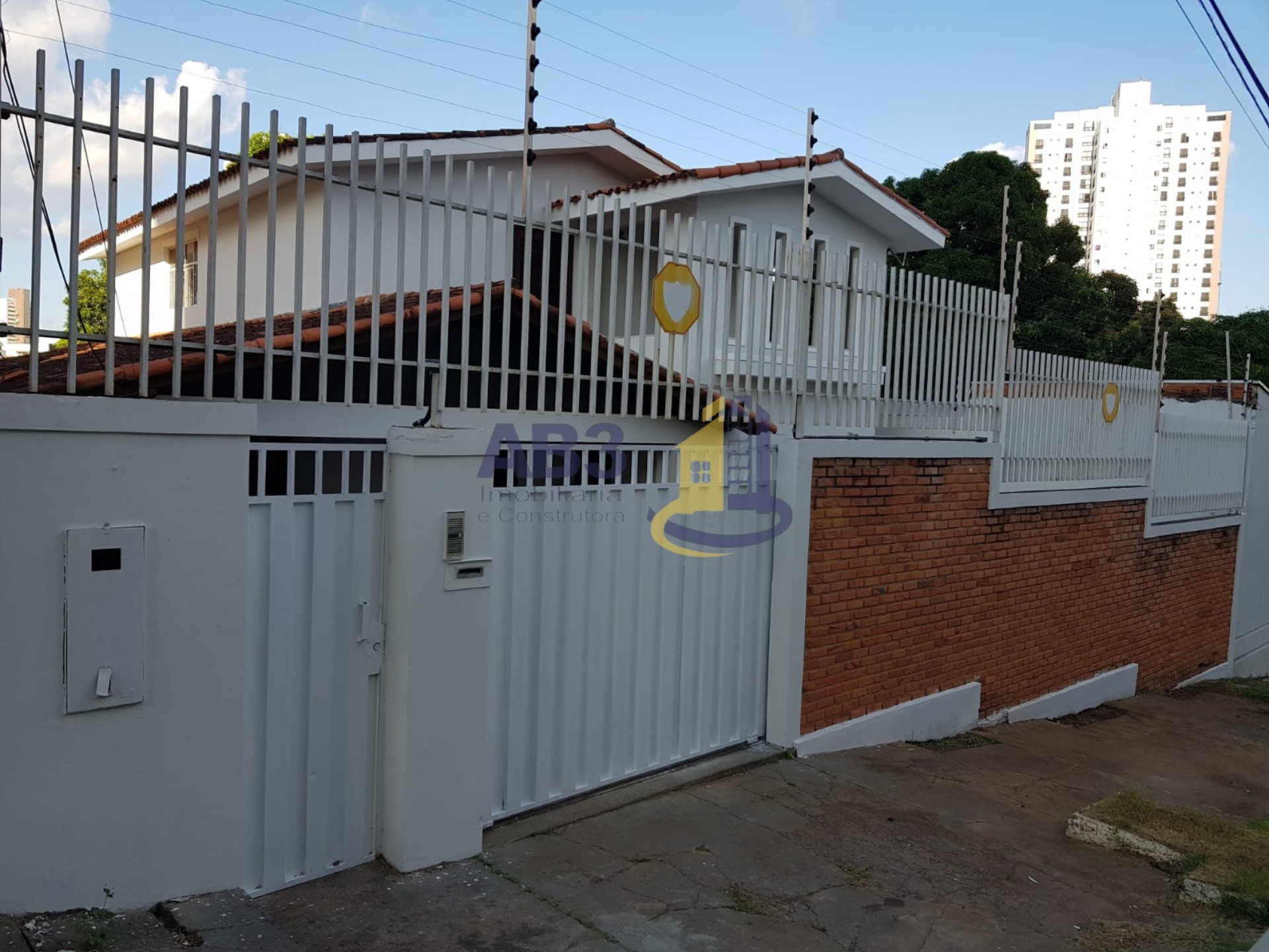 Casa à venda com 5 quartos, 392m² - Foto 1