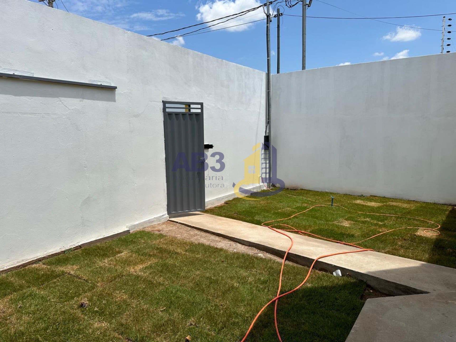 Casa para alugar com 2 quartos, 100m² - Foto 13