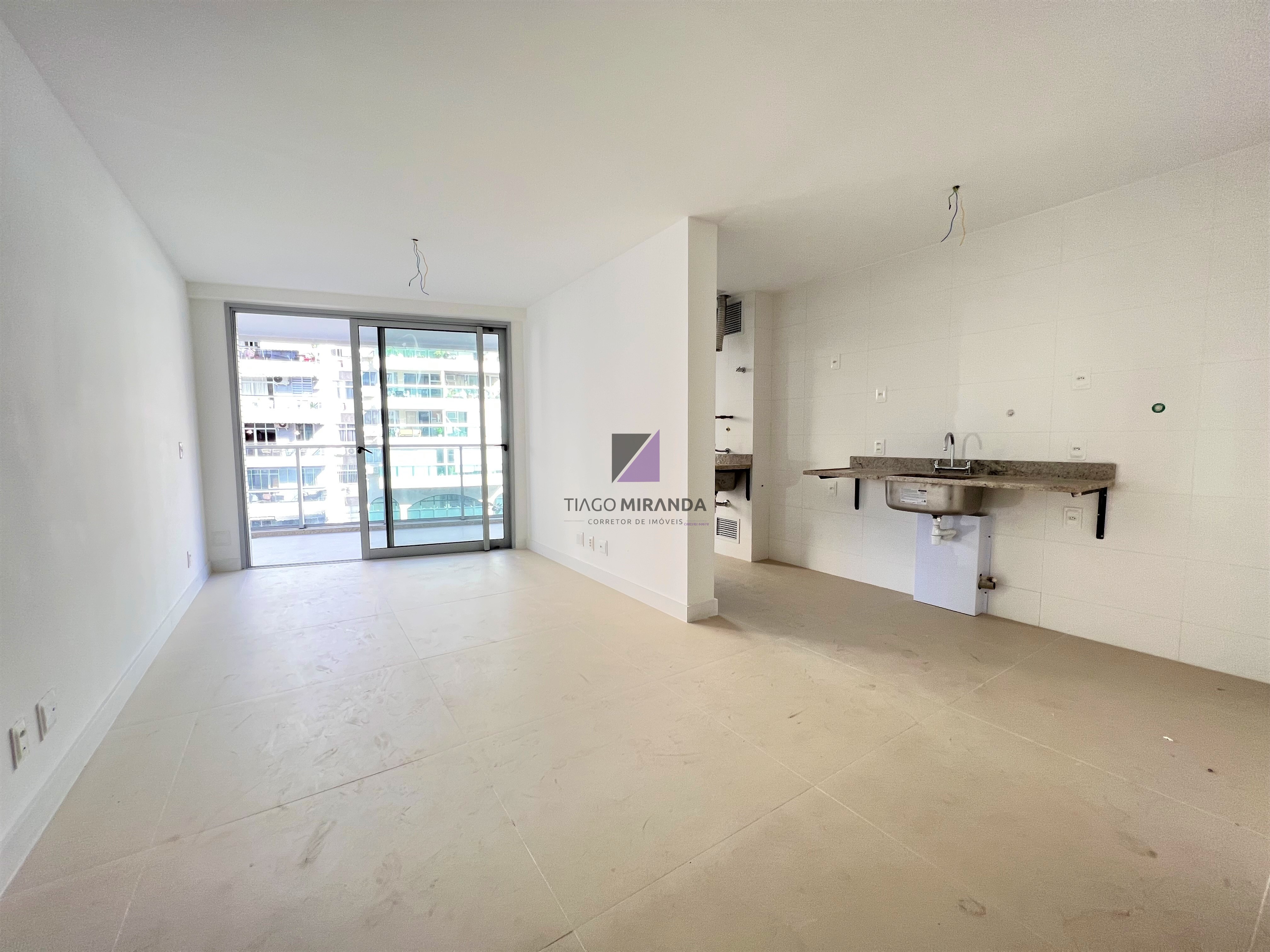 Apartamento à venda com 3 quartos, 102m² - Foto 1