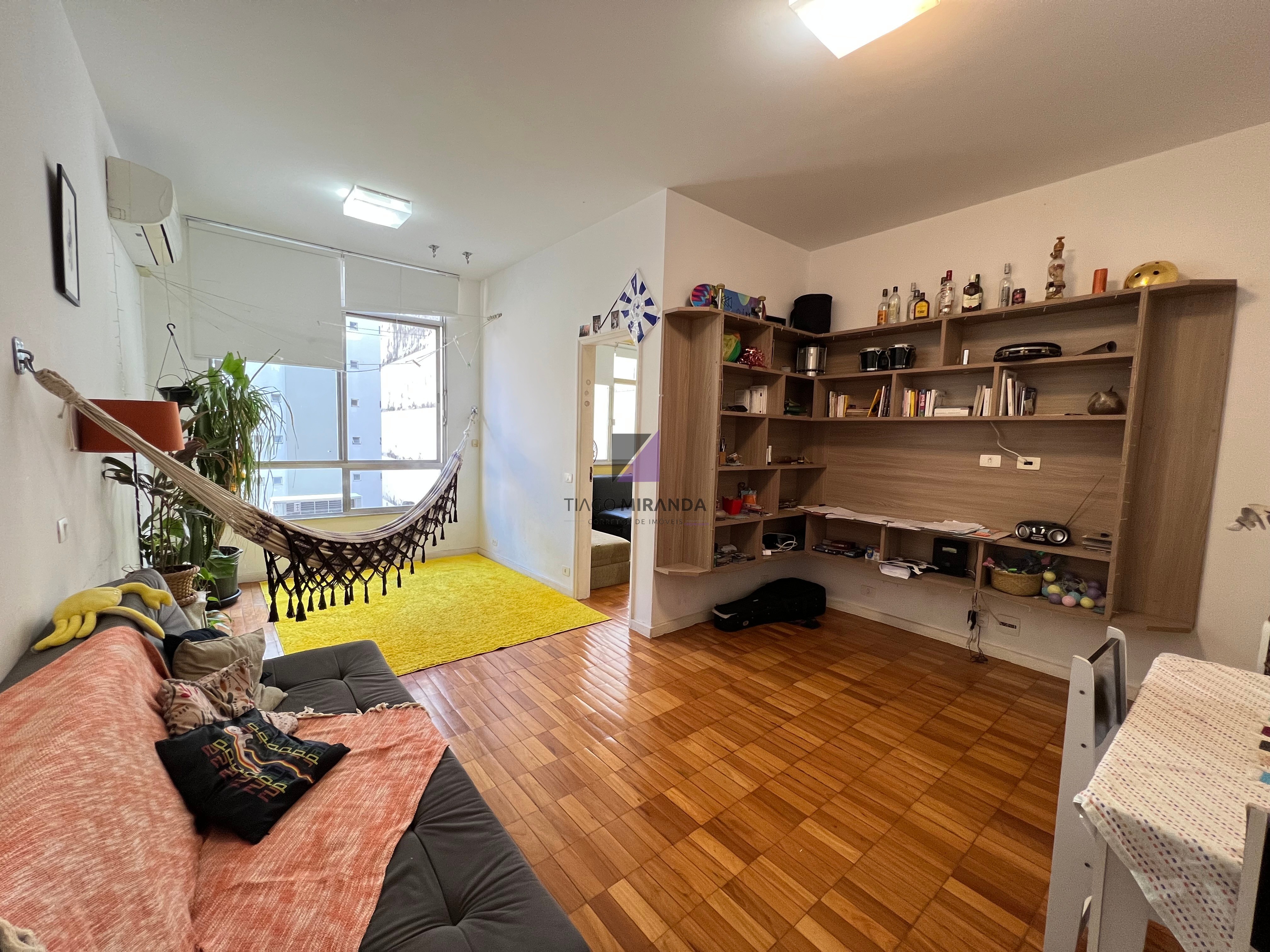 Apartamento à venda com 3 quartos, 95m² - Foto 2