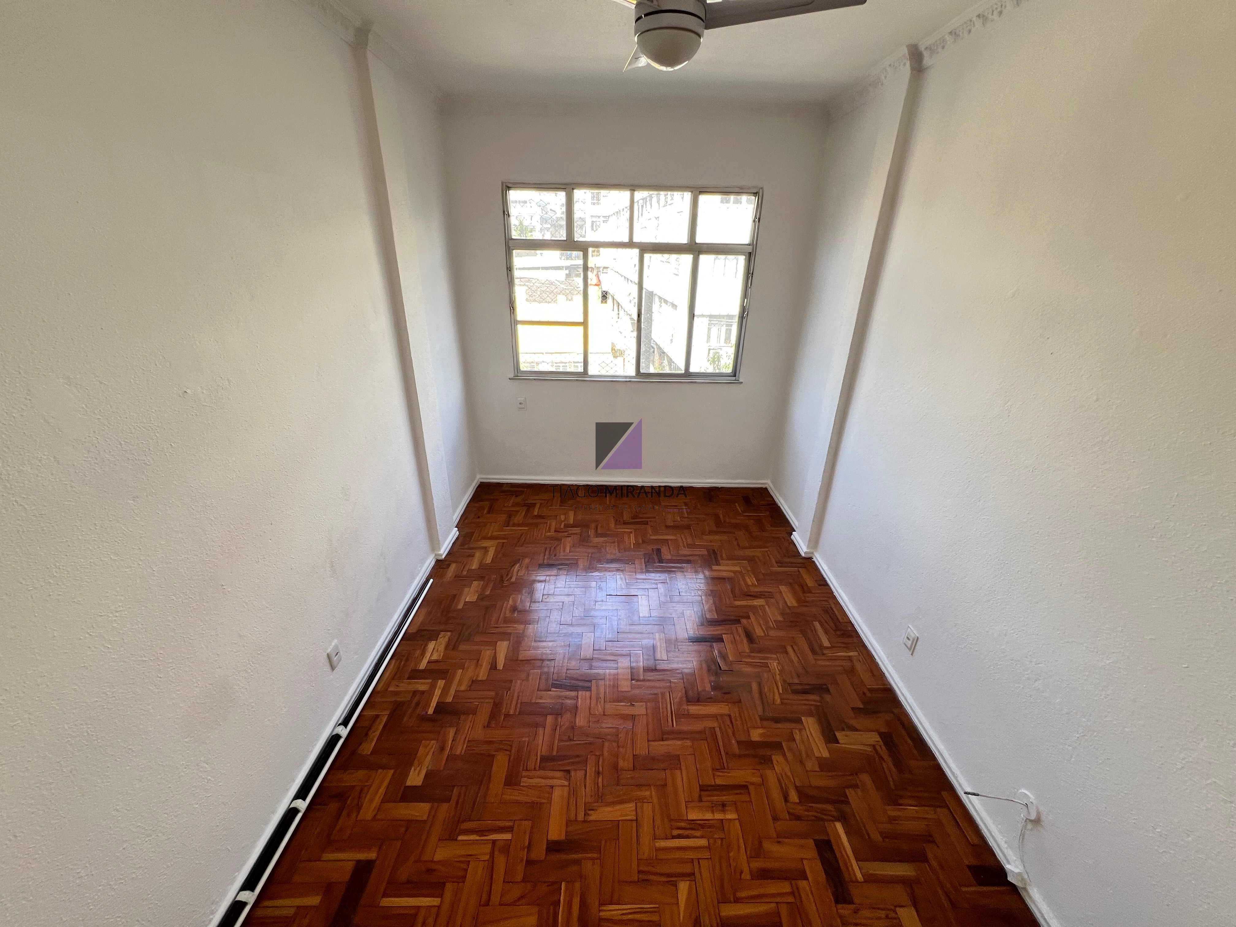 Apartamento à venda com 2 quartos, 65m² - Foto 4