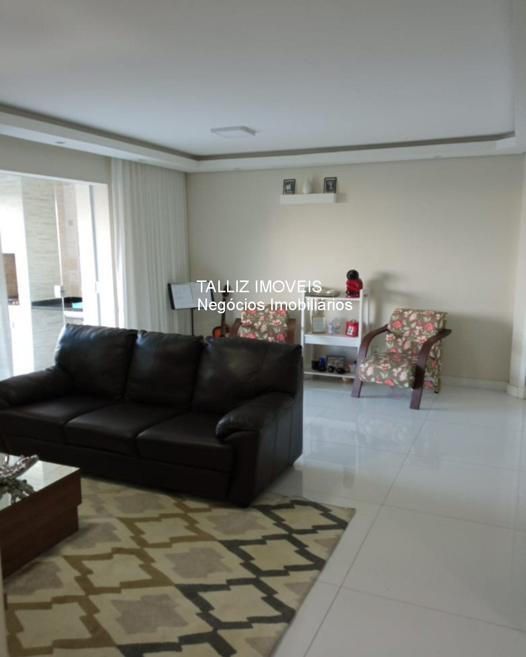 Apartamento à venda com 2 quartos, 96m² - Foto 1