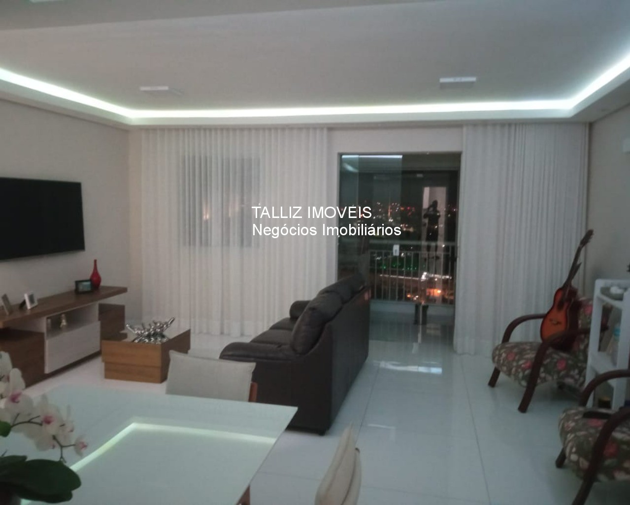 Apartamento à venda com 2 quartos, 96m² - Foto 2