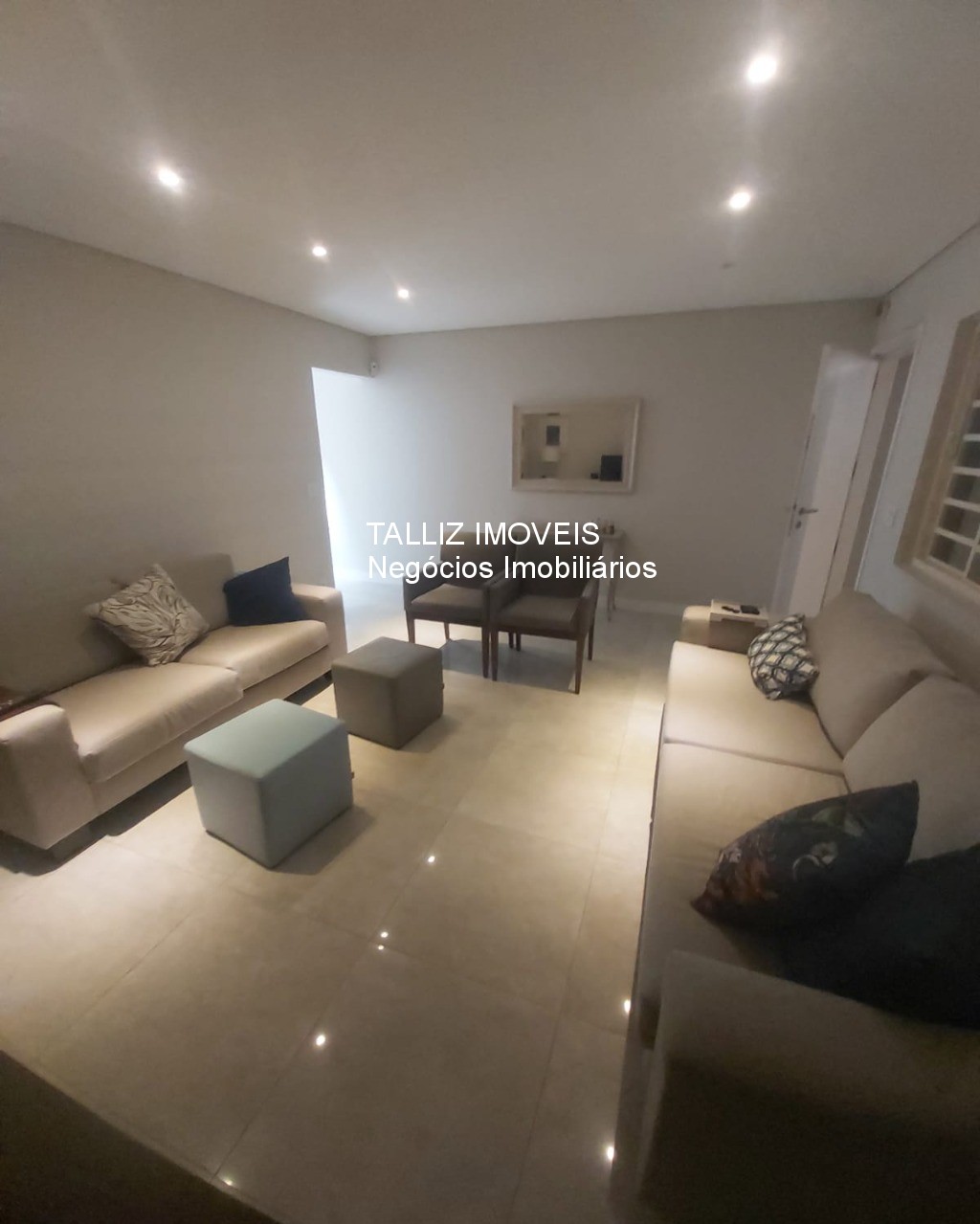 Casa à venda com 3 quartos, 250m² - Foto 9