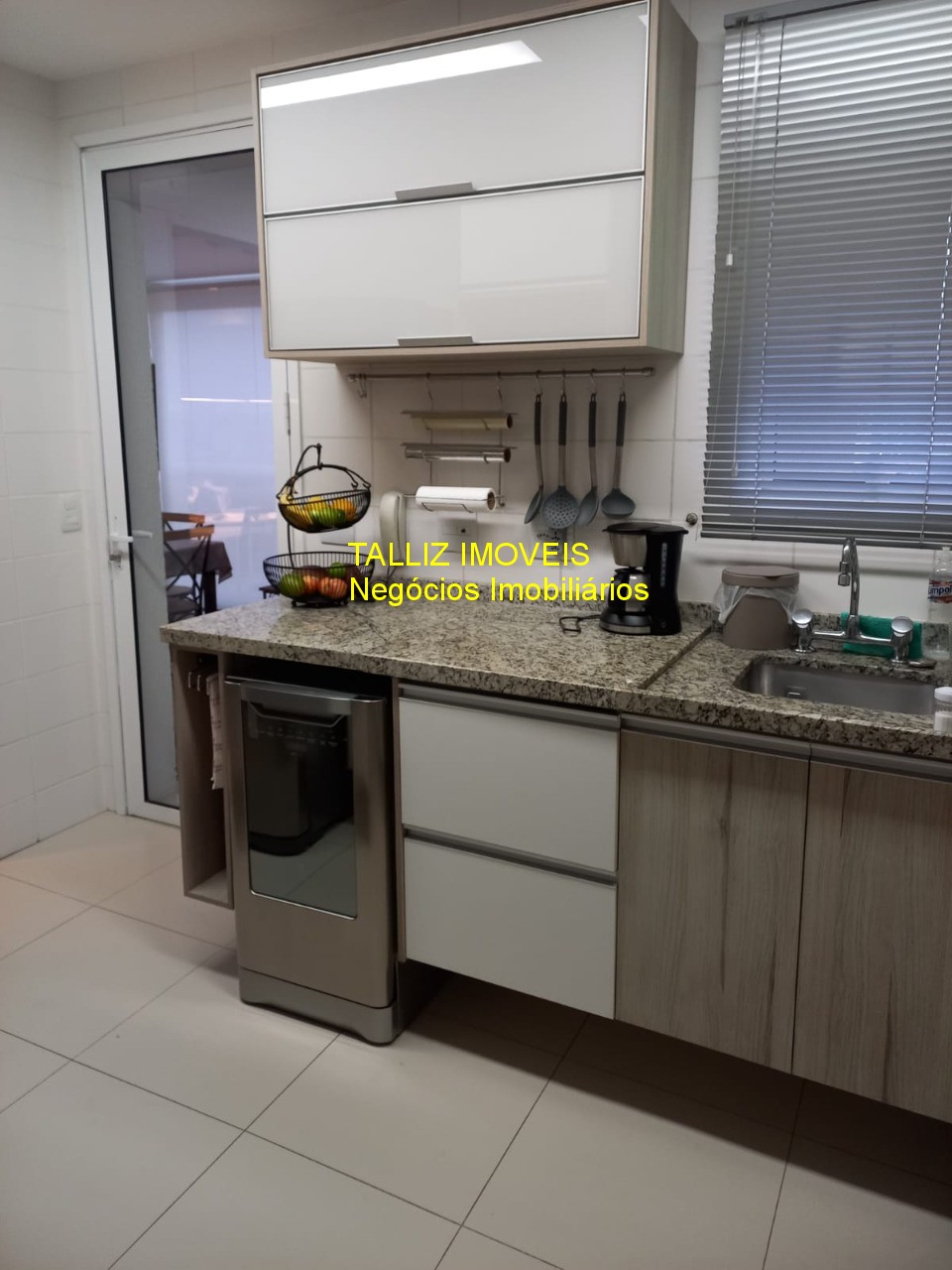 Apartamento à venda com 3 quartos, 142m² - Foto 6