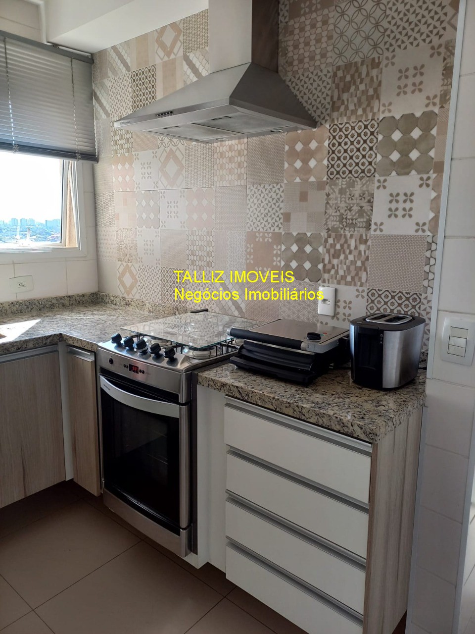 Apartamento à venda com 3 quartos, 142m² - Foto 4