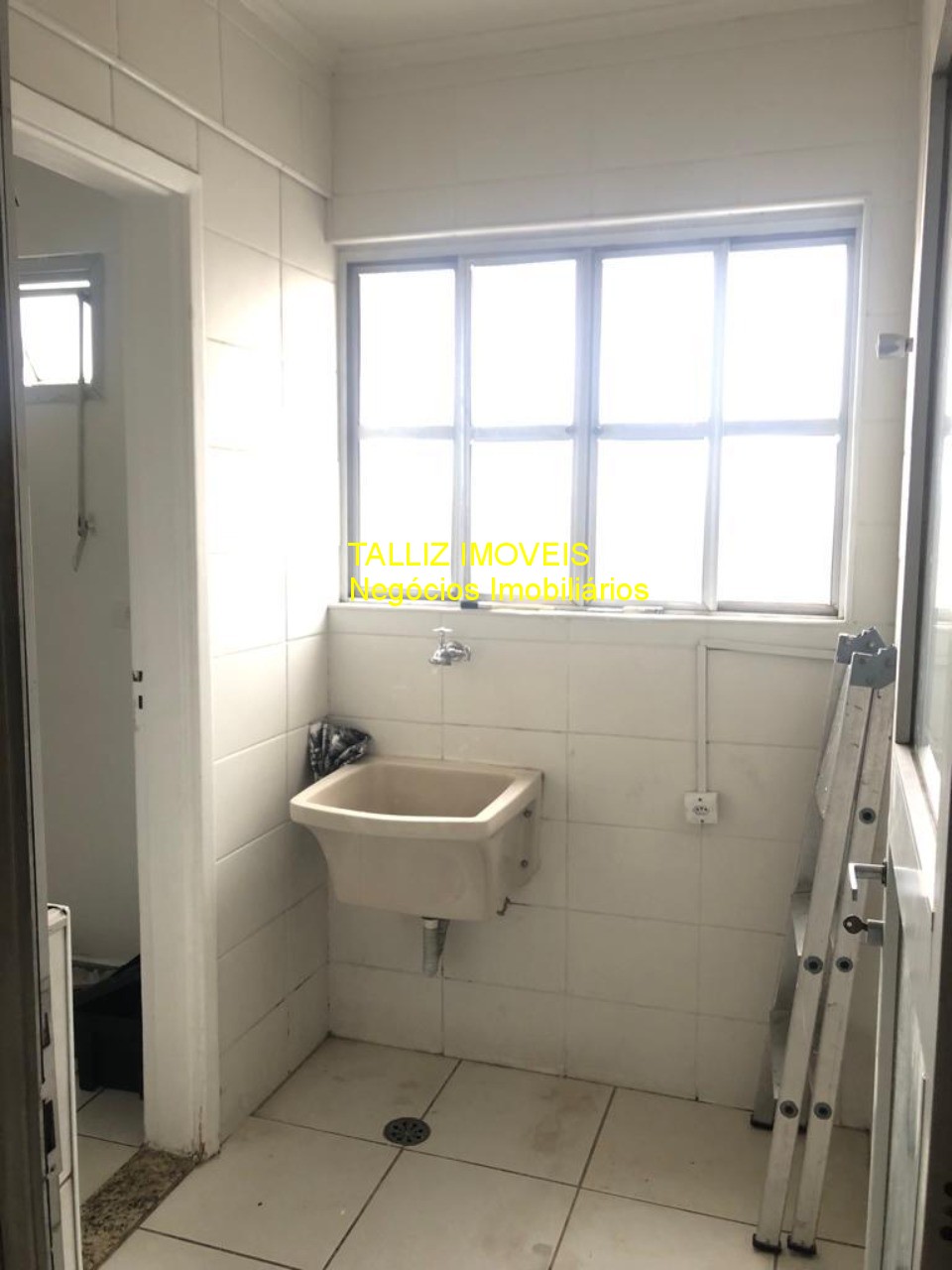 Apartamento à venda com 2 quartos, 75m² - Foto 9