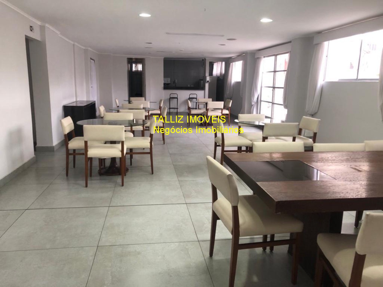 Apartamento à venda com 2 quartos, 75m² - Foto 17