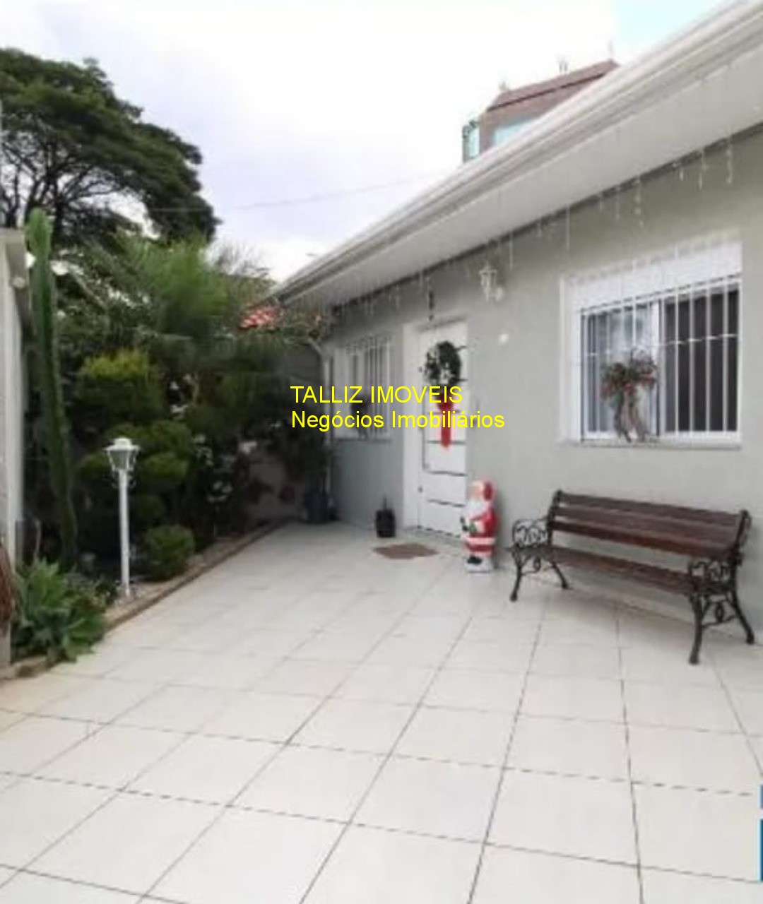 Casa de Condomínio à venda com 3 quartos, 250m² - Foto 1