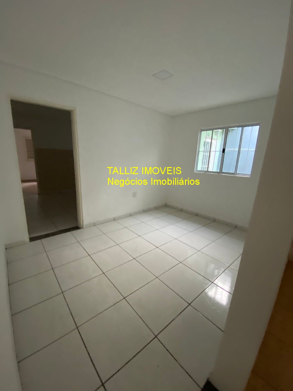 Casa para alugar com 9 quartos, 300m² - Foto 1