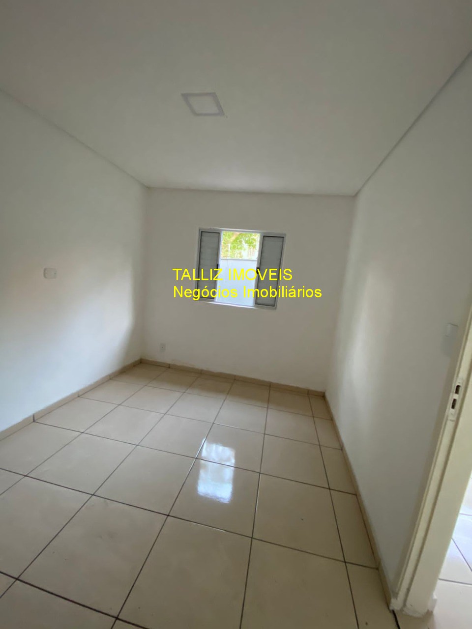 Casa para alugar com 9 quartos, 300m² - Foto 10