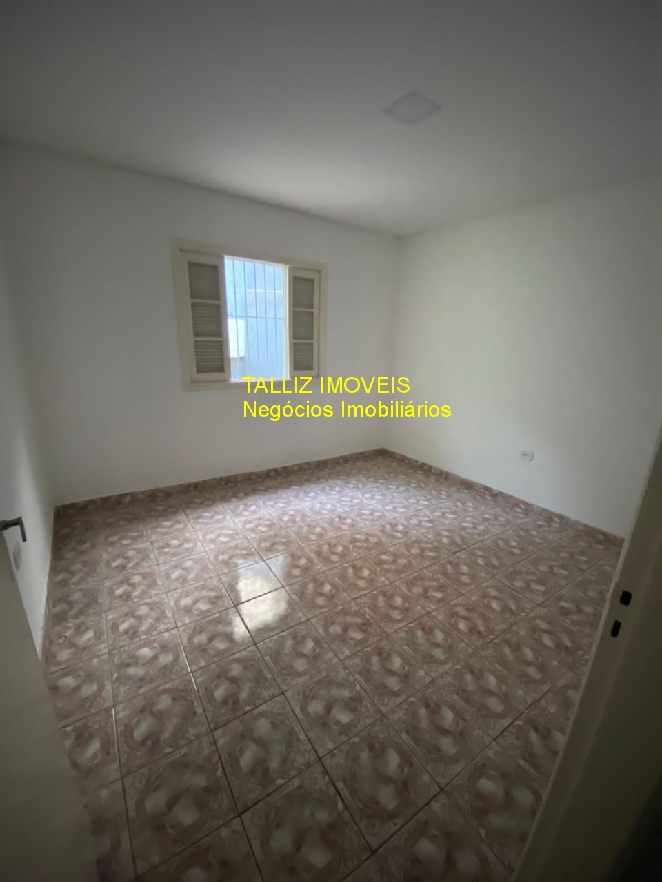 Casa para alugar com 9 quartos, 300m² - Foto 6