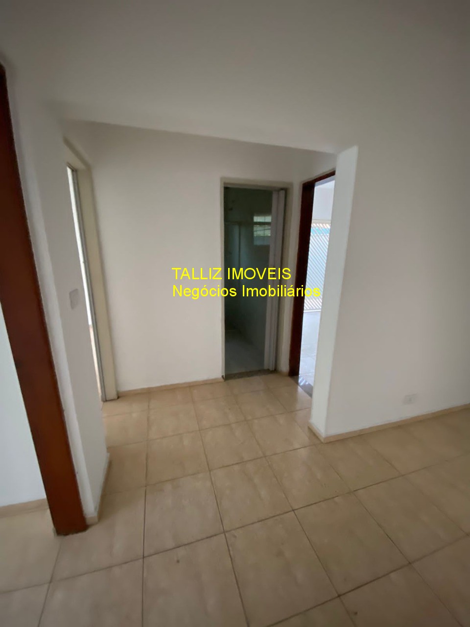 Casa para alugar com 9 quartos, 300m² - Foto 8