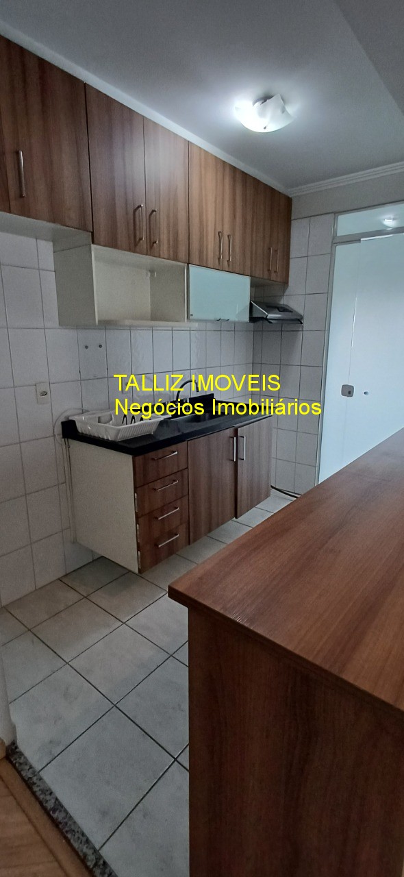 Apartamento à venda com 3 quartos, 70m² - Foto 3