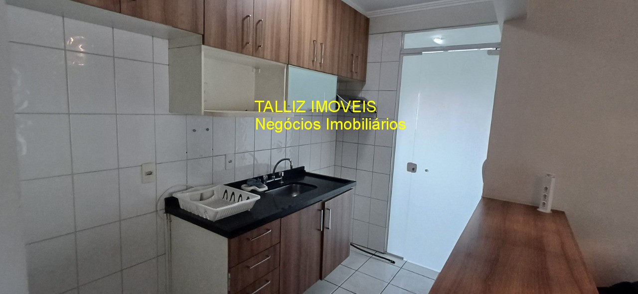 Apartamento à venda com 3 quartos, 70m² - Foto 2